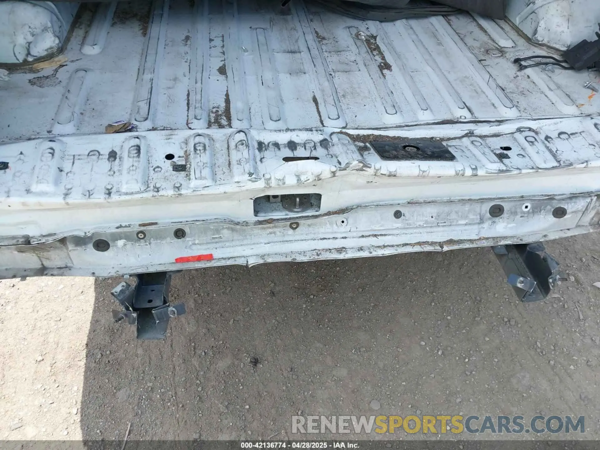 6 Photograph of a damaged car 1FTYR1ZM0KKA86342 FORD TRANSIT-250 2019