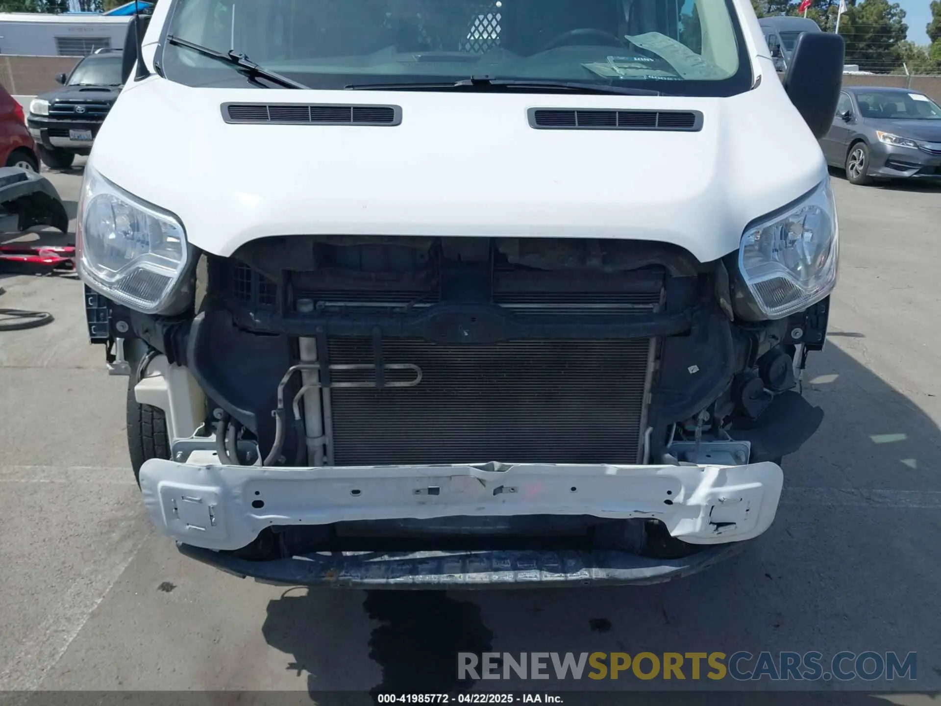 18 Photograph of a damaged car 1FTYR1ZM2KKB02167 FORD TRANSIT-250 2019