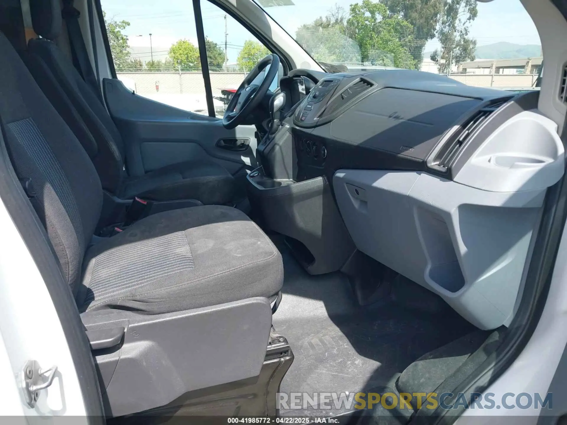 5 Photograph of a damaged car 1FTYR1ZM2KKB02167 FORD TRANSIT-250 2019