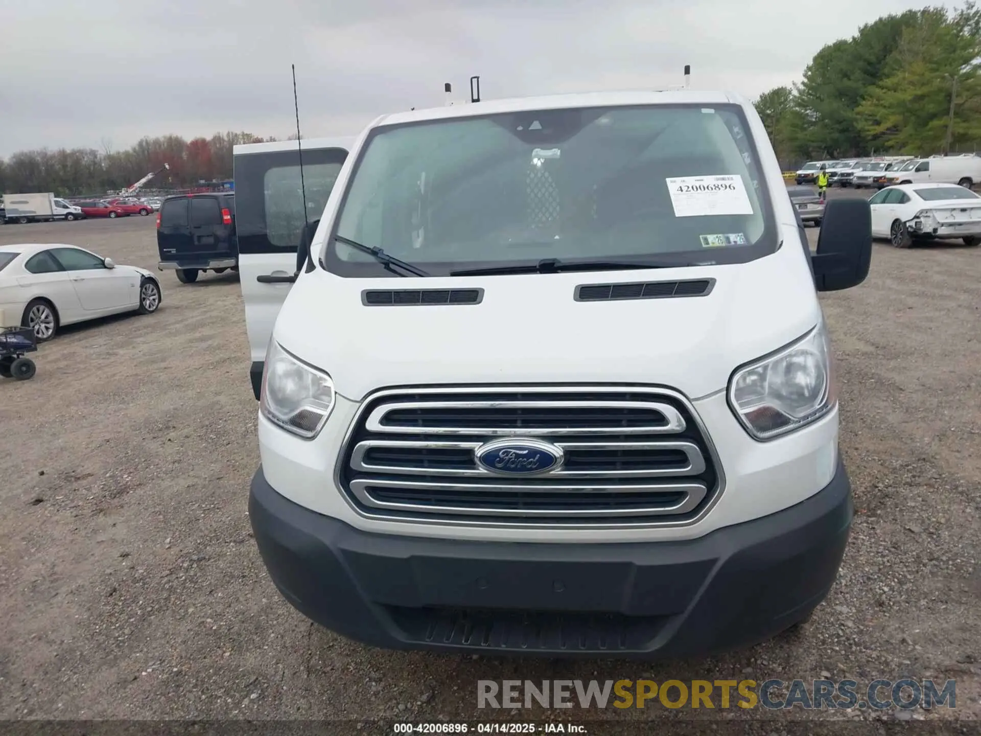 12 Photograph of a damaged car 1FTYR1ZM4KKB00758 FORD TRANSIT-250 2019