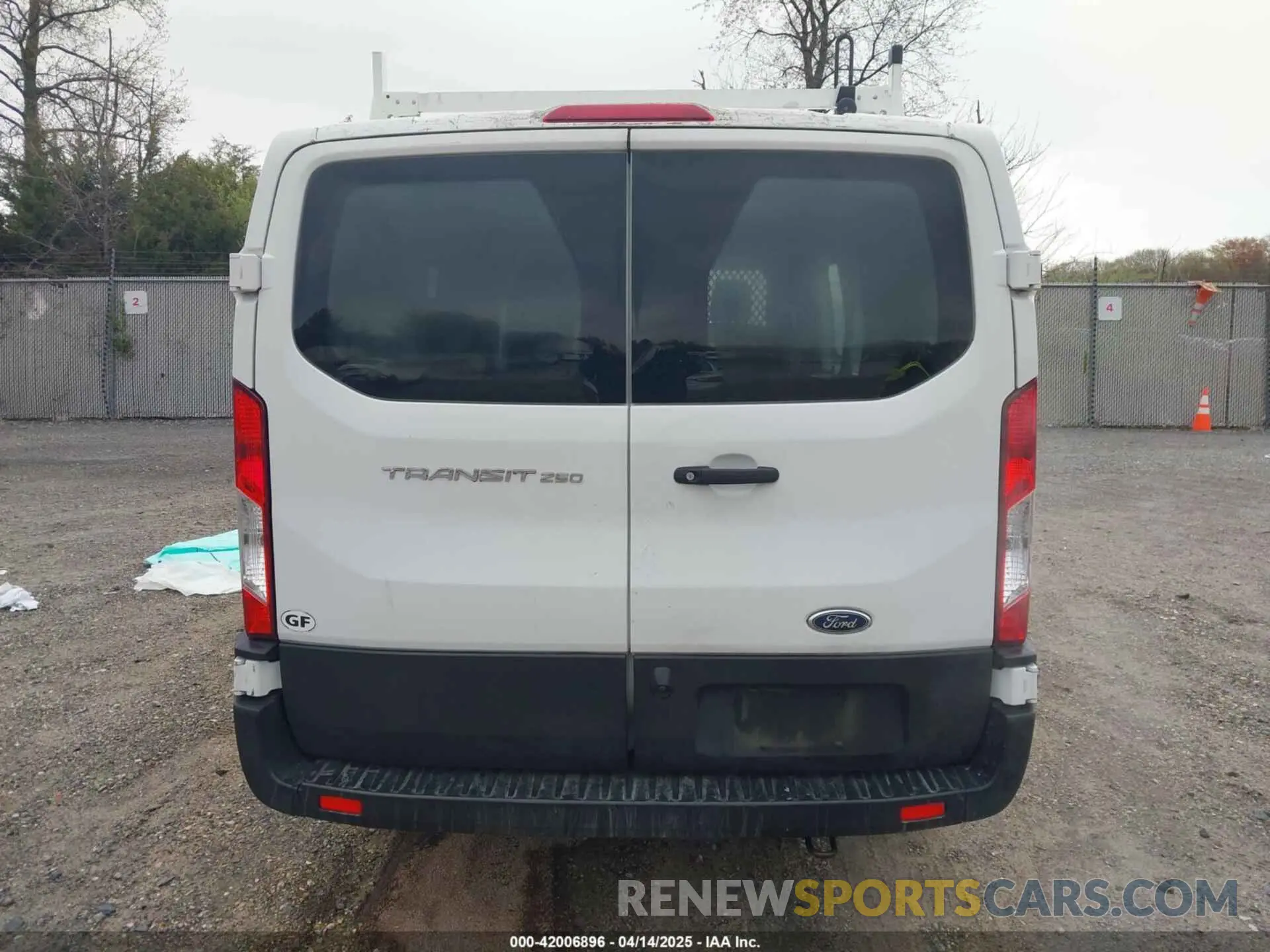 16 Photograph of a damaged car 1FTYR1ZM4KKB00758 FORD TRANSIT-250 2019