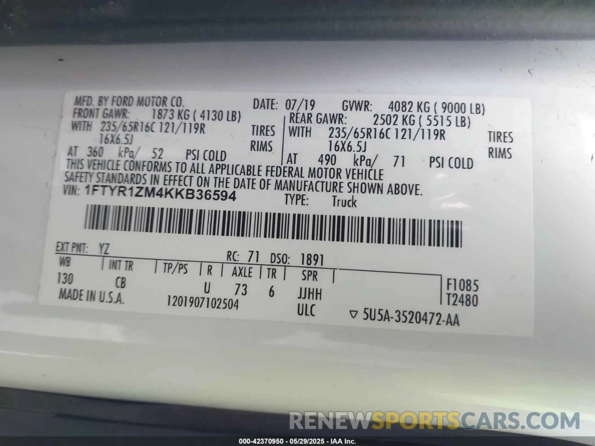 9 Photograph of a damaged car 1FTYR1ZM4KKB36594 FORD TRANSIT-250 2019