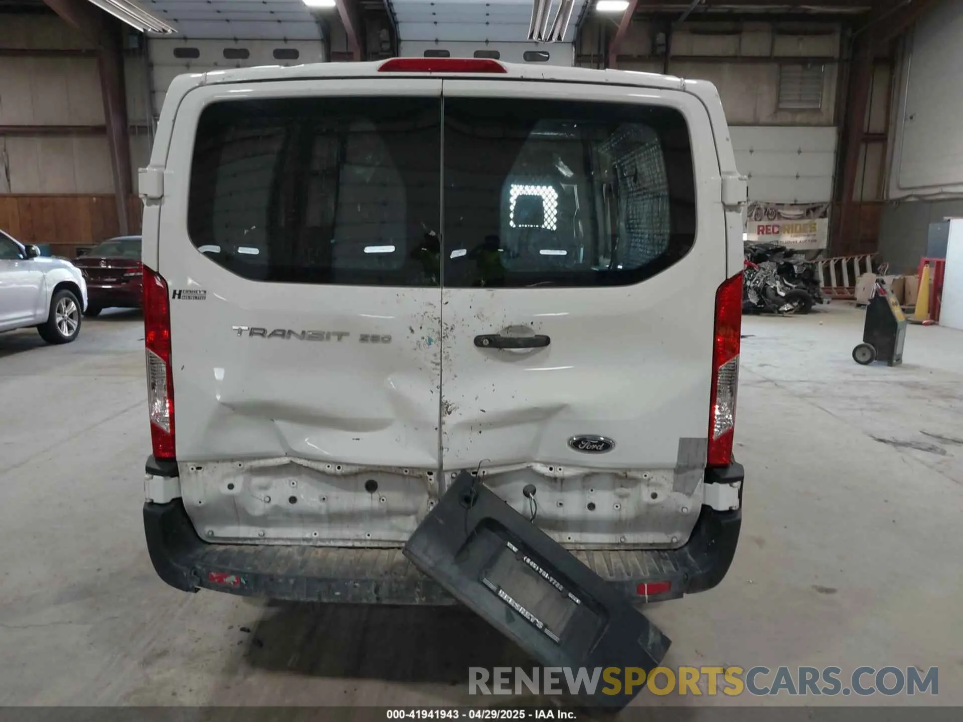 16 Photograph of a damaged car 1FTYR1ZM7KKA71062 FORD TRANSIT-250 2019