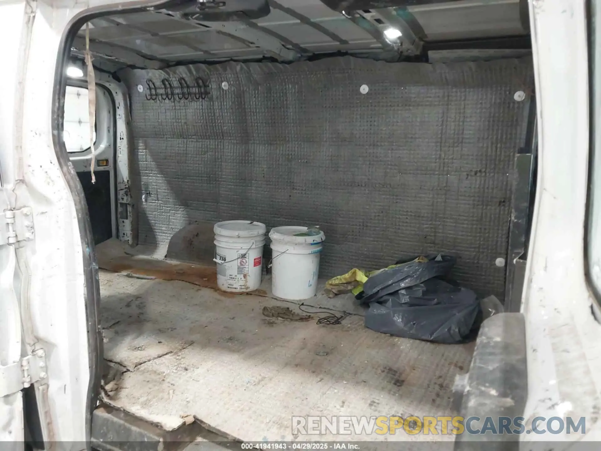 8 Photograph of a damaged car 1FTYR1ZM7KKA71062 FORD TRANSIT-250 2019