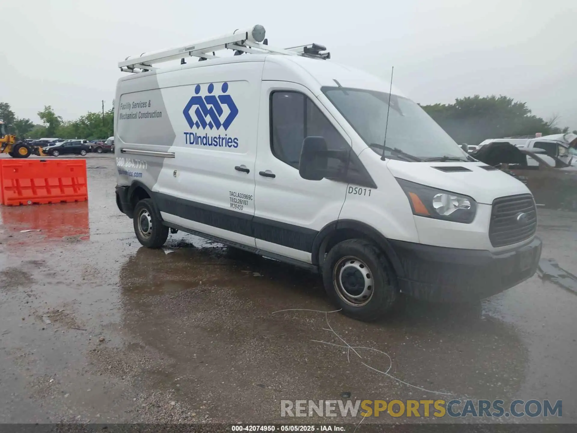 1 Photograph of a damaged car 1FTYR2CG9KKB86352 FORD TRANSIT-250 2019