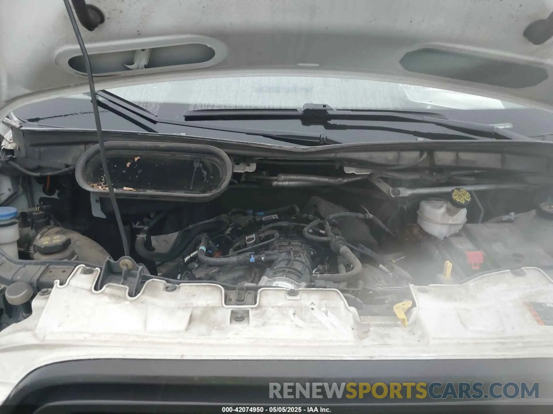10 Photograph of a damaged car 1FTYR2CG9KKB86352 FORD TRANSIT-250 2019