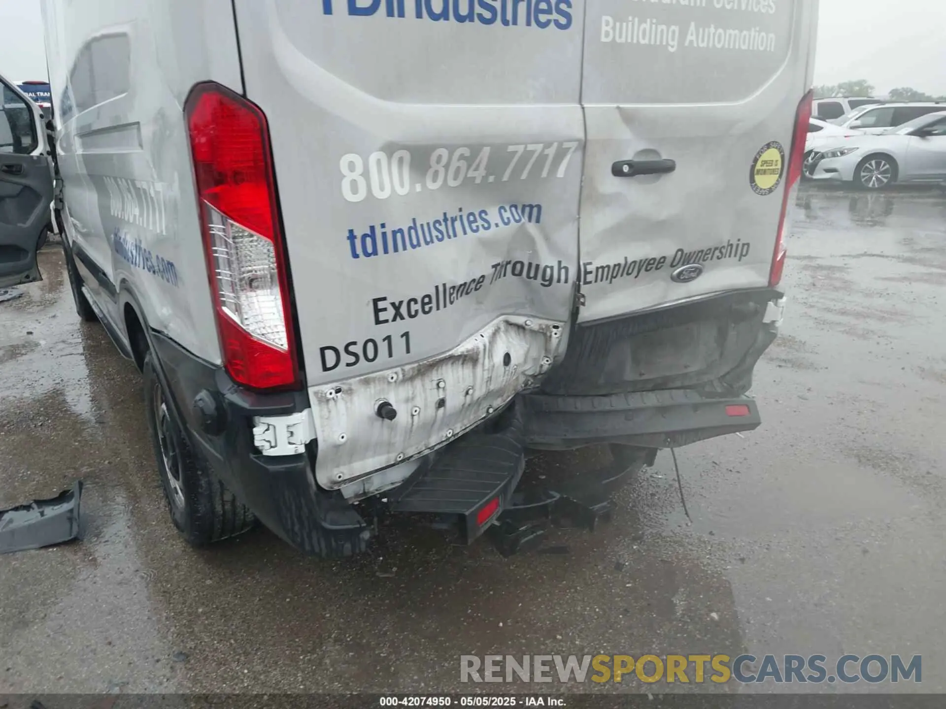 6 Photograph of a damaged car 1FTYR2CG9KKB86352 FORD TRANSIT-250 2019