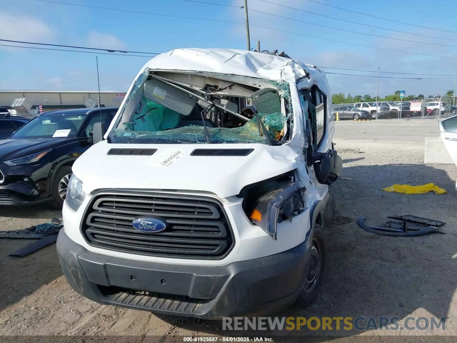 6 Photograph of a damaged car 1FTYR2CM1KKA60332 FORD TRANSIT-250 2019