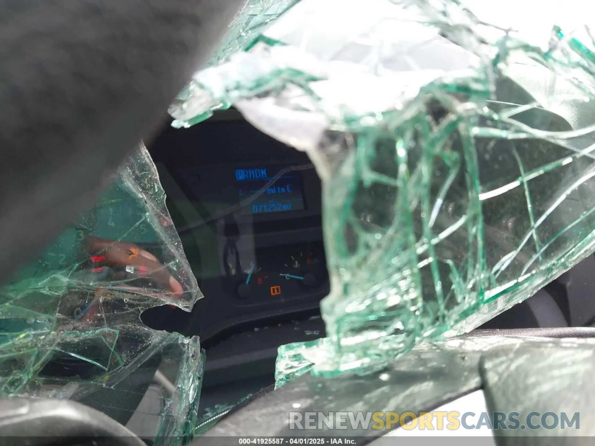 7 Photograph of a damaged car 1FTYR2CM1KKA60332 FORD TRANSIT-250 2019