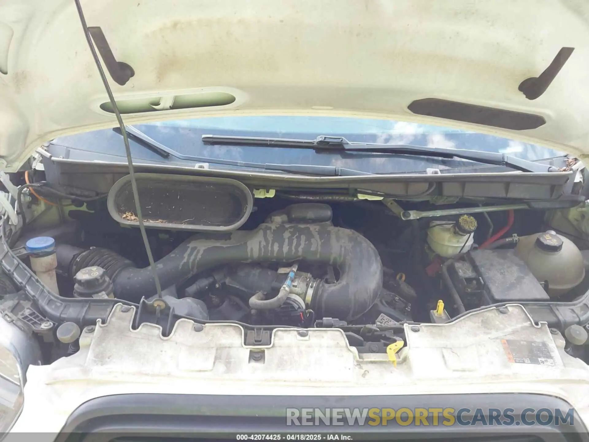 10 Photograph of a damaged car 1FTYR2CM1KKA87353 FORD TRANSIT-250 2019