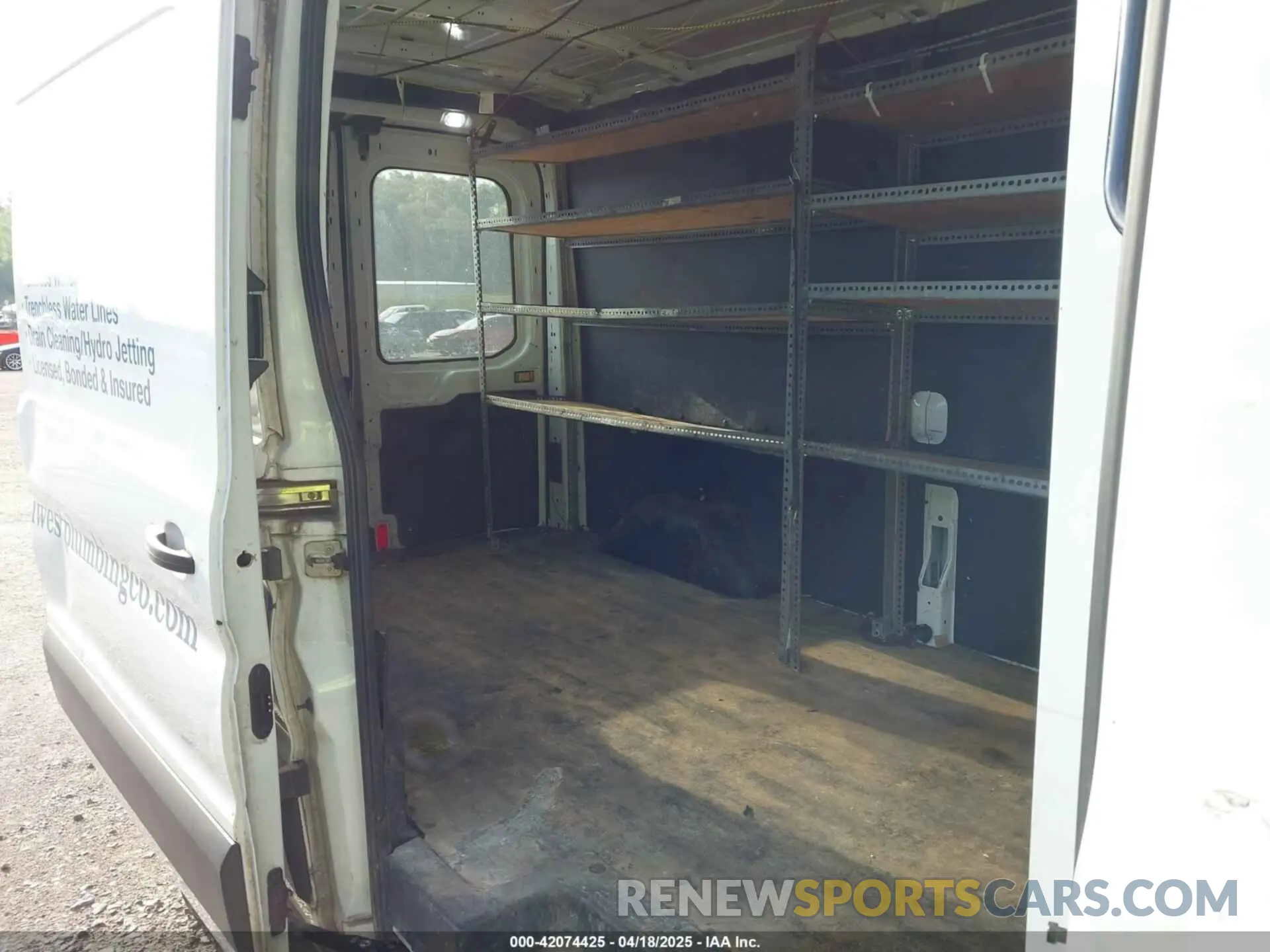 8 Photograph of a damaged car 1FTYR2CM1KKA87353 FORD TRANSIT-250 2019
