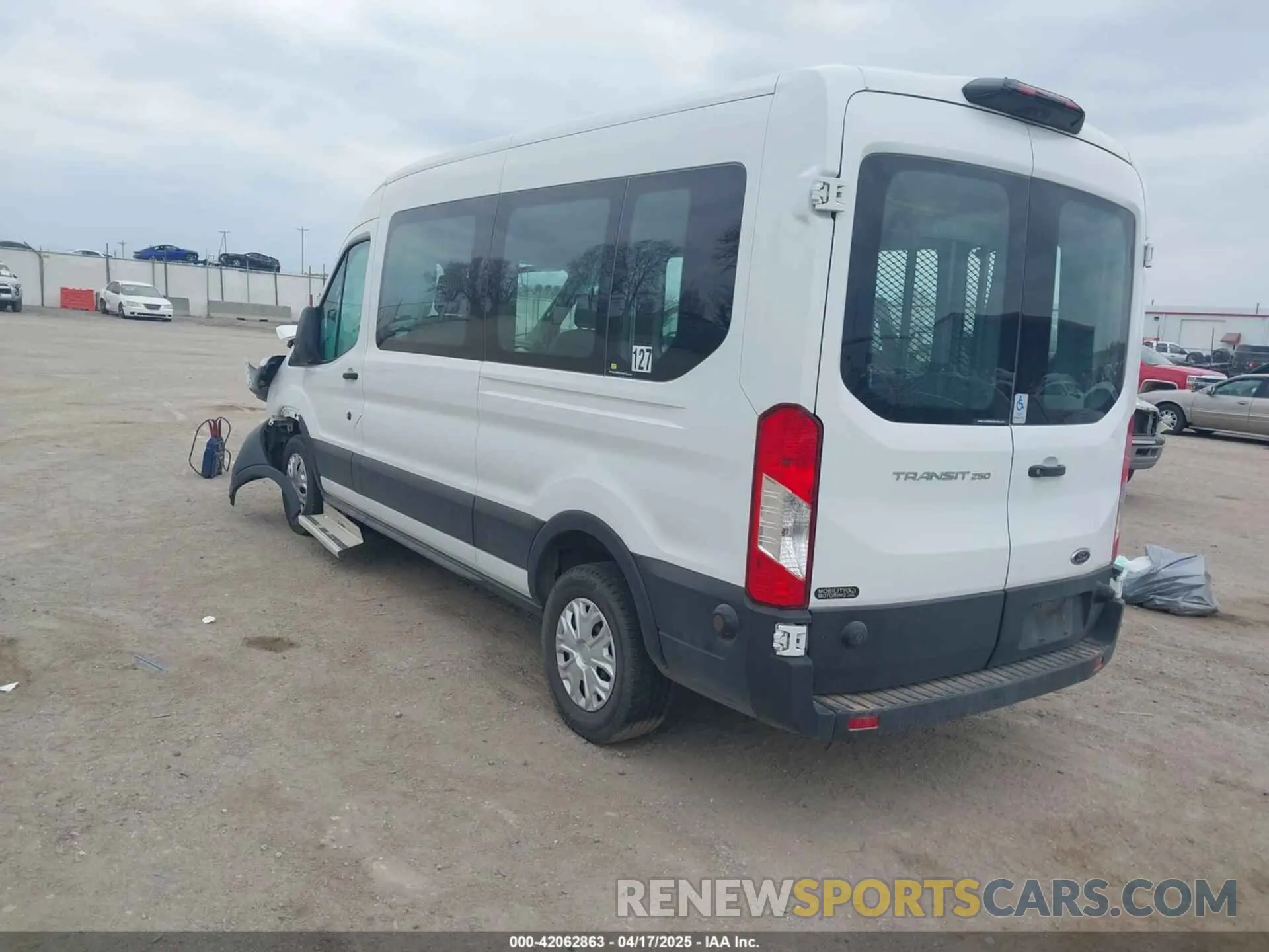 3 Photograph of a damaged car 1FTYR2CM3KKA06742 FORD TRANSIT-250 2019