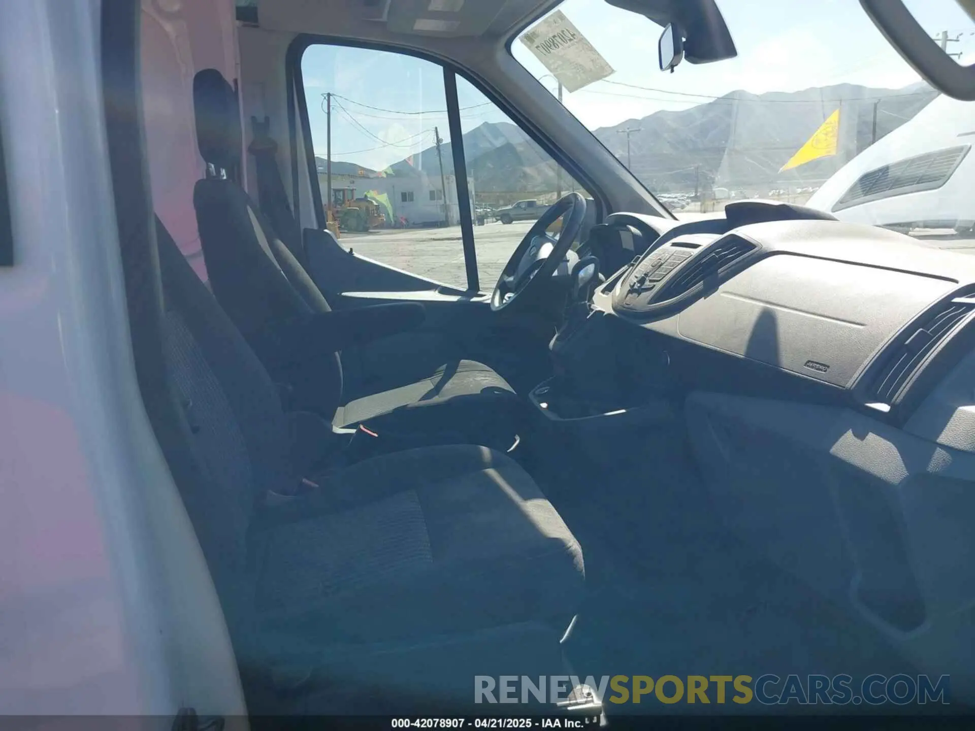 5 Photograph of a damaged car 1FTYR2CM3KKA87418 FORD TRANSIT-250 2019