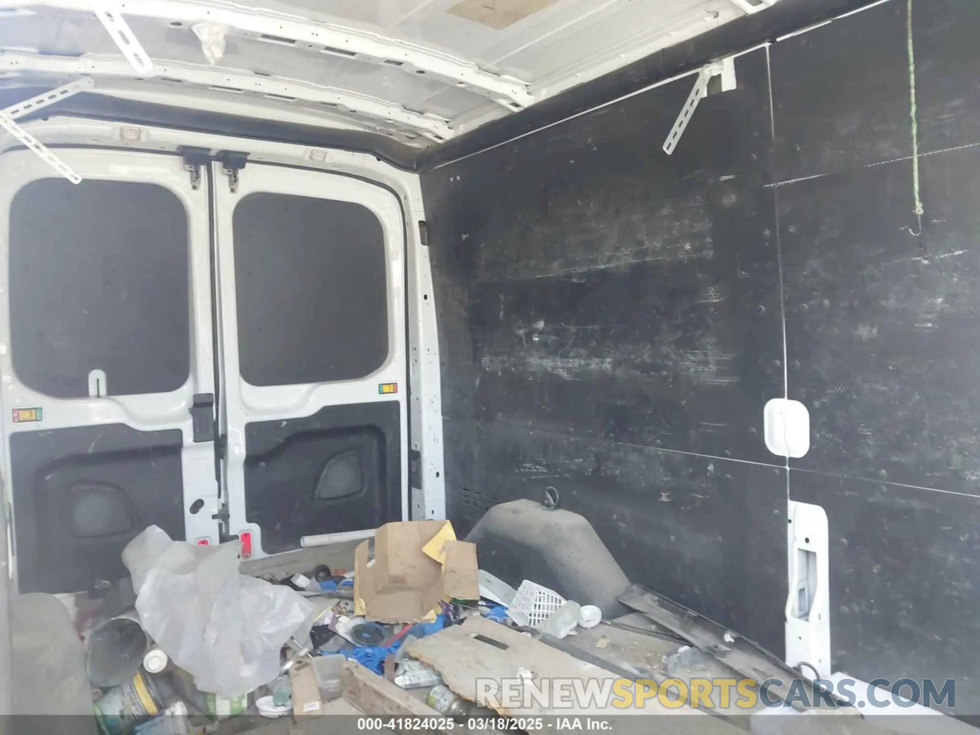 8 Photograph of a damaged car 1FTYR2CM3KKB23320 FORD TRANSIT-250 2019