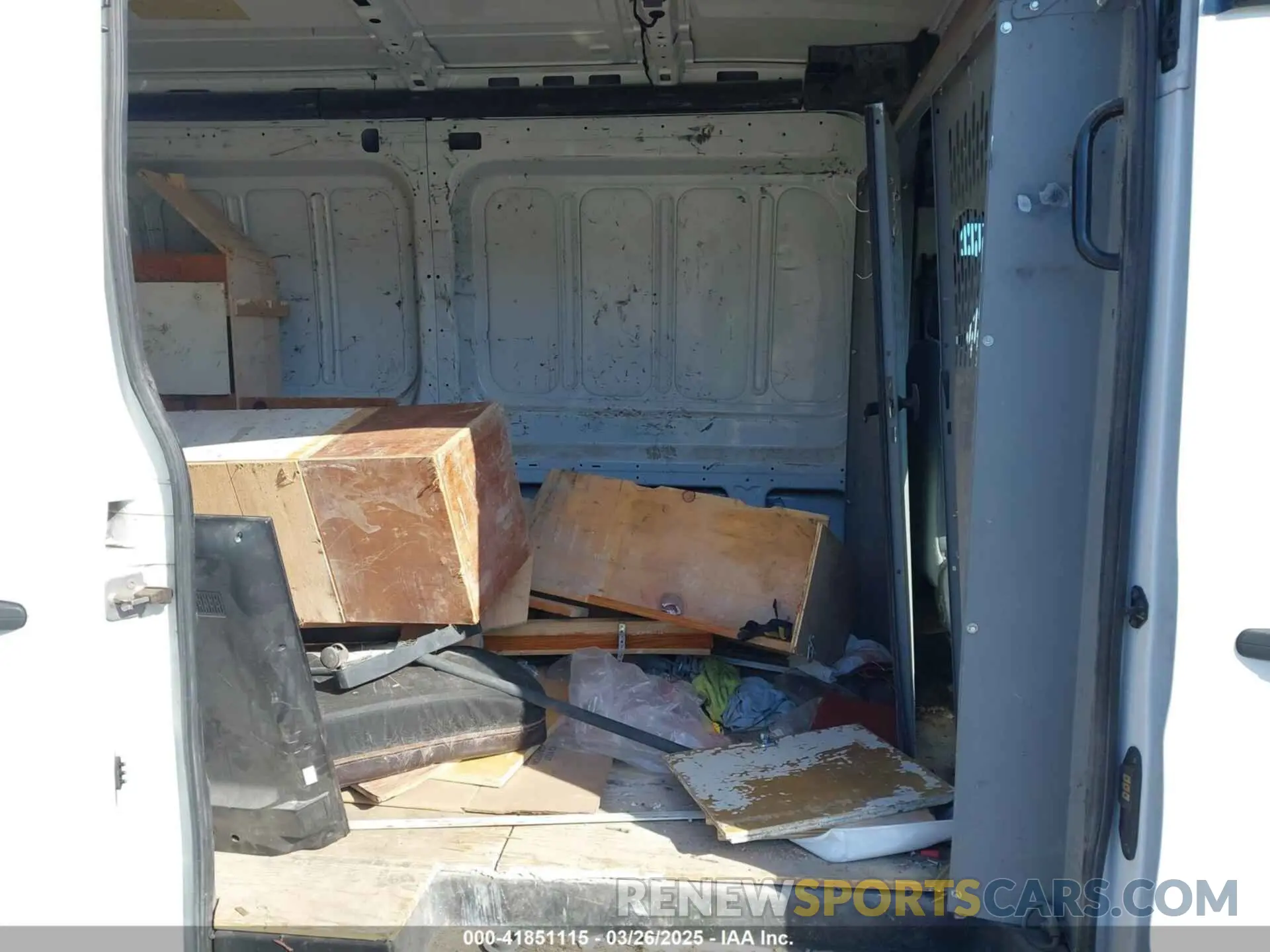 8 Photograph of a damaged car 1FTYR2CM6KKA46796 FORD TRANSIT-250 2019