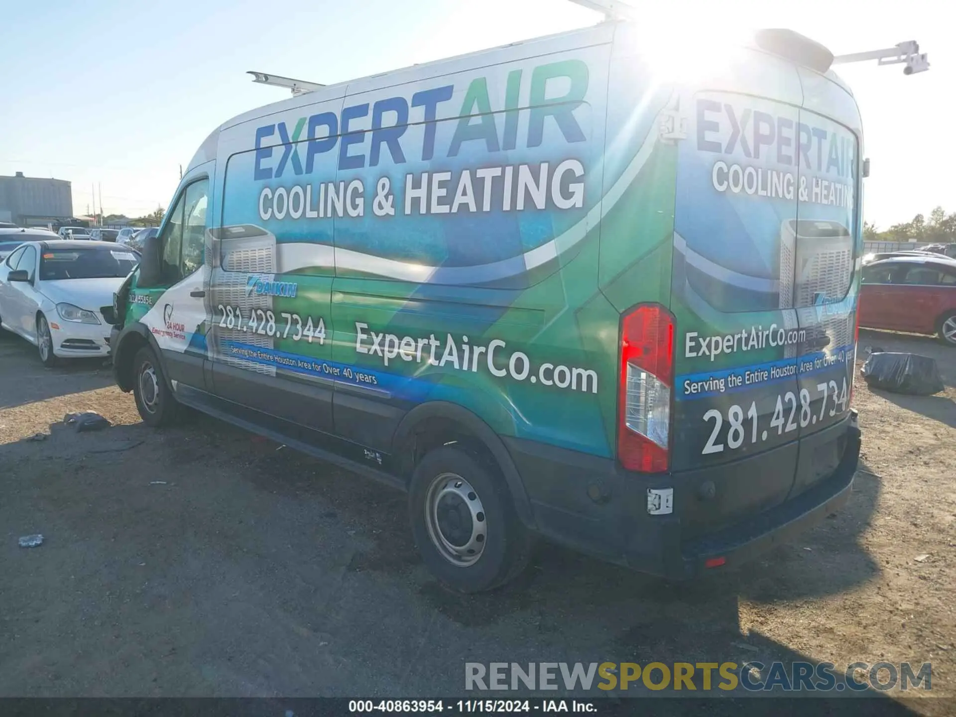 3 Photograph of a damaged car 1FTYR2CM6KKA92080 FORD TRANSIT-250 2019