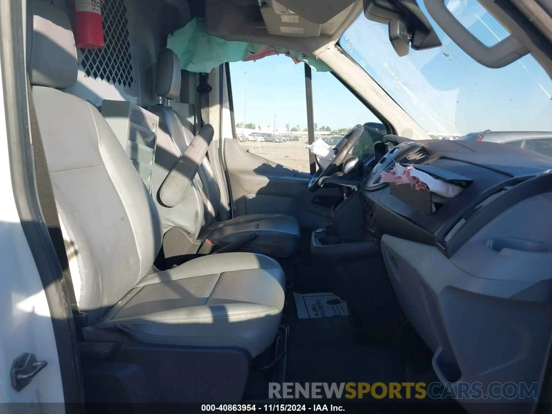 5 Photograph of a damaged car 1FTYR2CM6KKA92080 FORD TRANSIT-250 2019