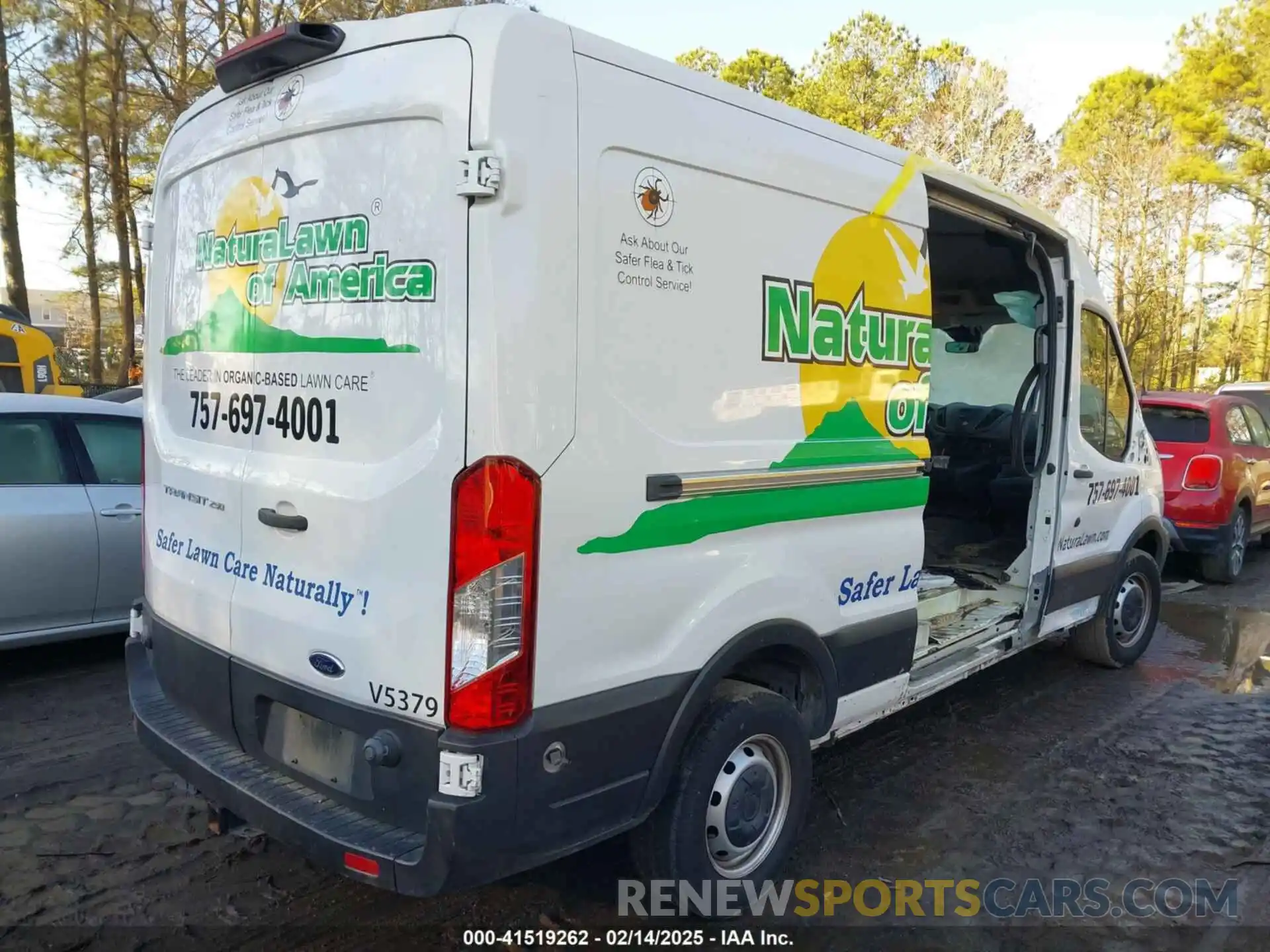 4 Photograph of a damaged car 1FTYR2CM7KKB15379 FORD TRANSIT-250 2019