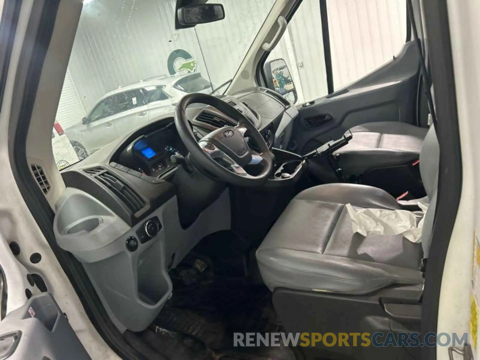 8 Photograph of a damaged car 1FTYR2CM7KKB87344 FORD TRANSIT-250 2019