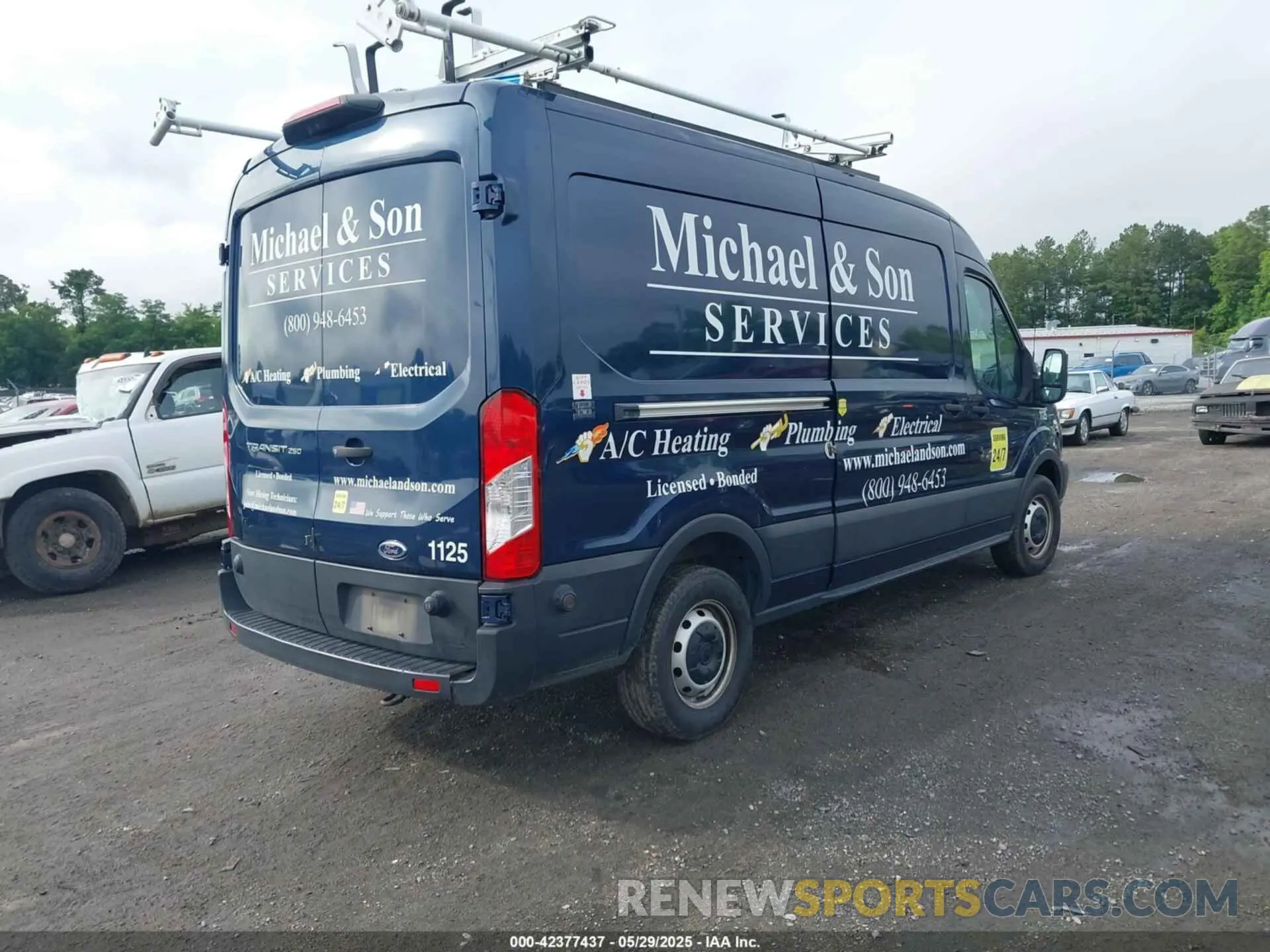 4 Photograph of a damaged car 1FTYR2CM8KKA11256 FORD TRANSIT-250 2019