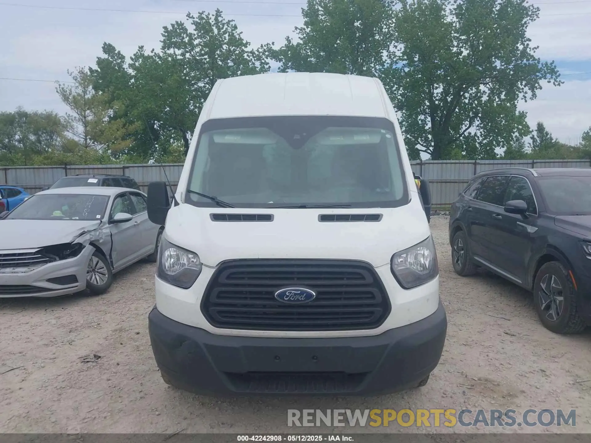 13 Photograph of a damaged car 1FTYR2XM6KKB14847 FORD TRANSIT-250 2019