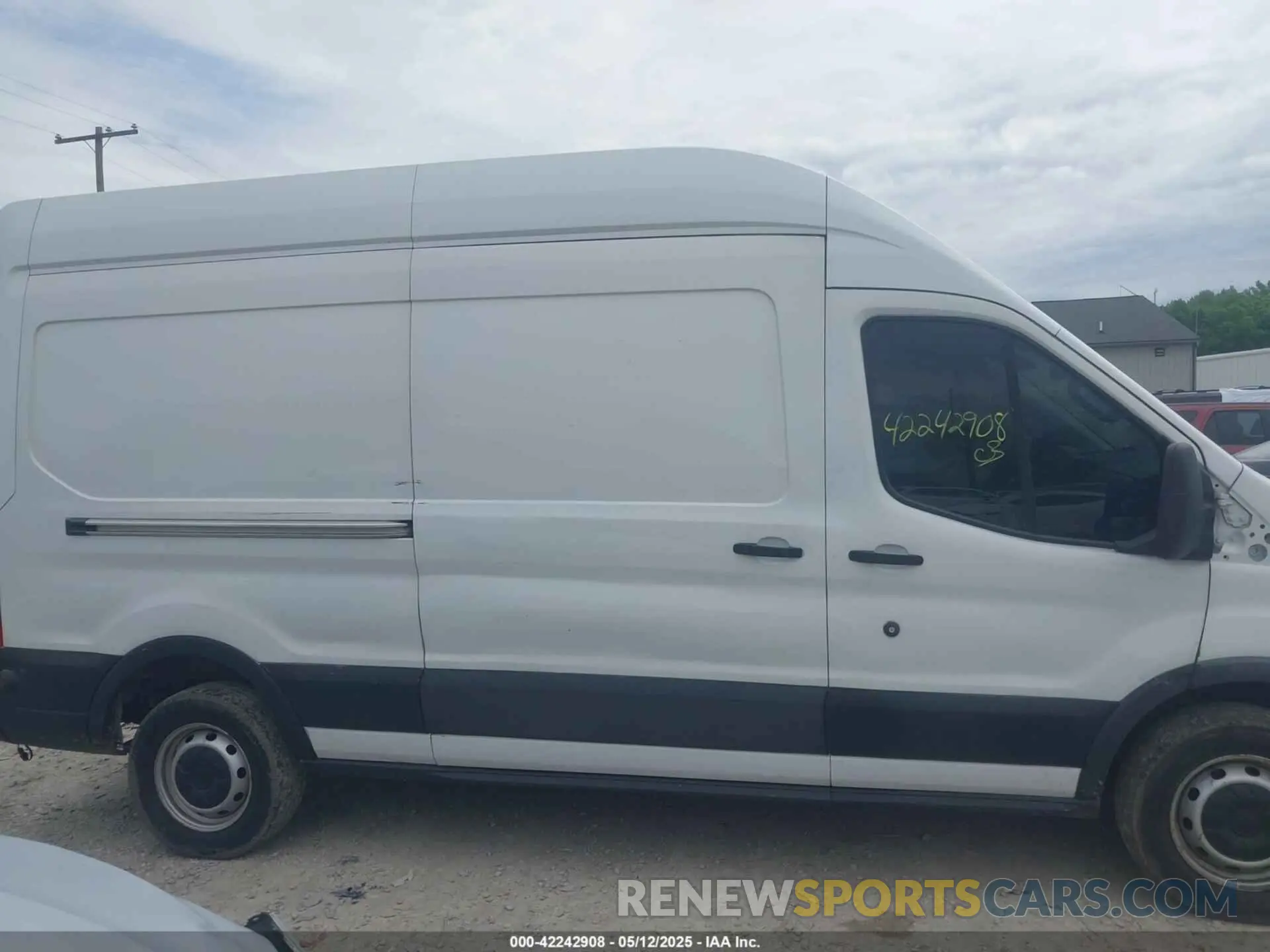 14 Photograph of a damaged car 1FTYR2XM6KKB14847 FORD TRANSIT-250 2019
