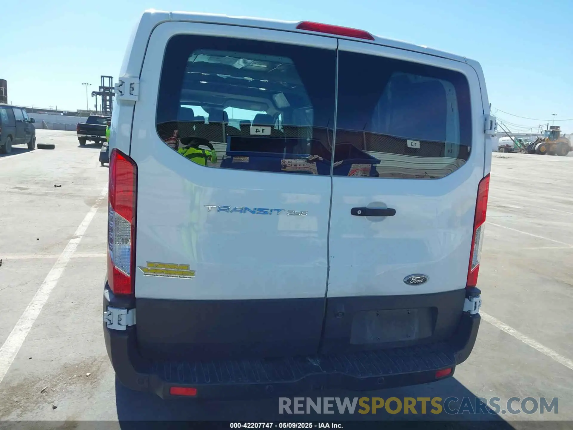 17 Photograph of a damaged car 1FTYR2YM2KKA85216 FORD TRANSIT-250 2019