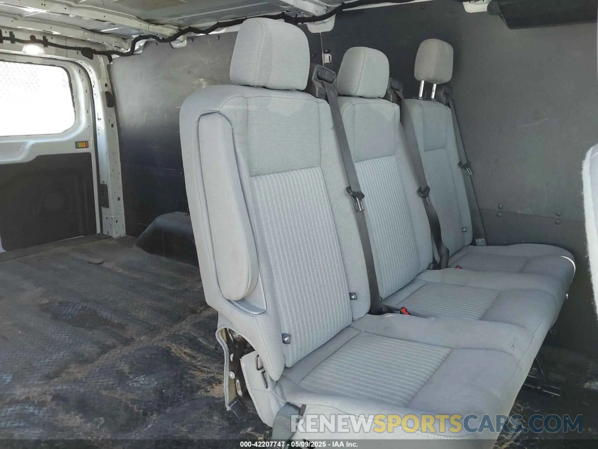 8 Photograph of a damaged car 1FTYR2YM2KKA85216 FORD TRANSIT-250 2019
