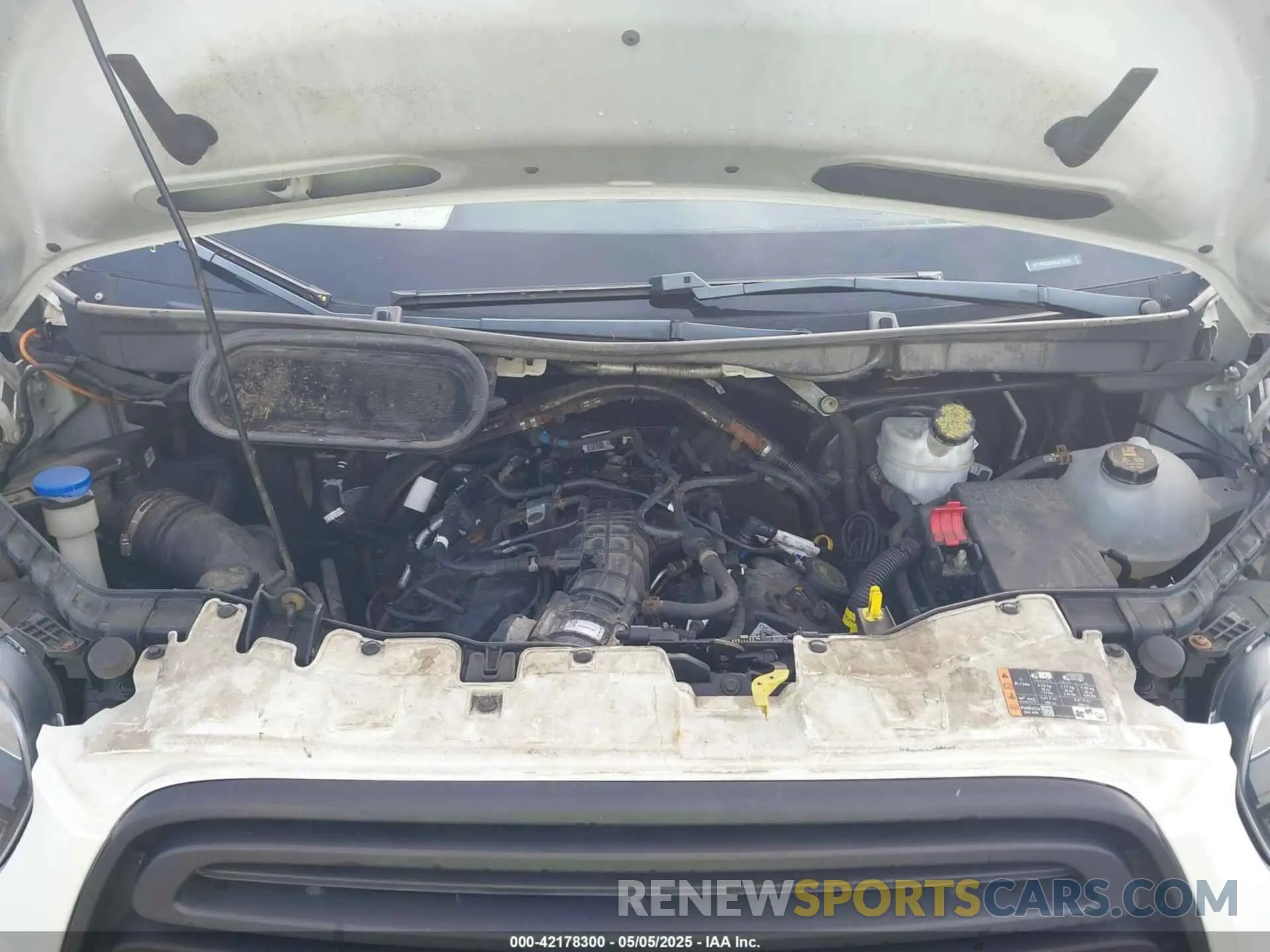10 Photograph of a damaged car 1FTYR2ZG0KKA10216 FORD TRANSIT-250 2019