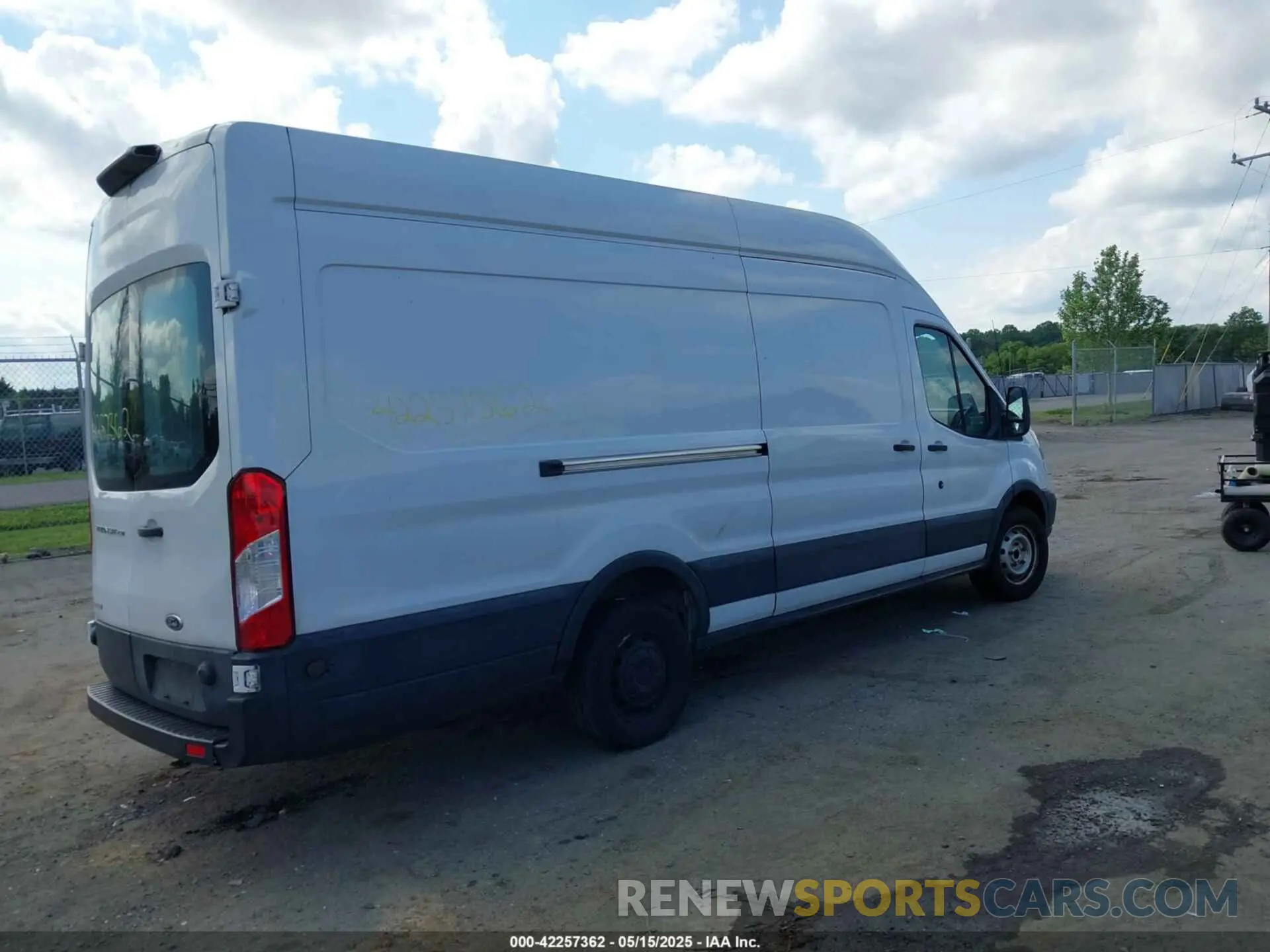 4 Photograph of a damaged car 1FTYR3XGXKKA15951 FORD TRANSIT-250 2019
