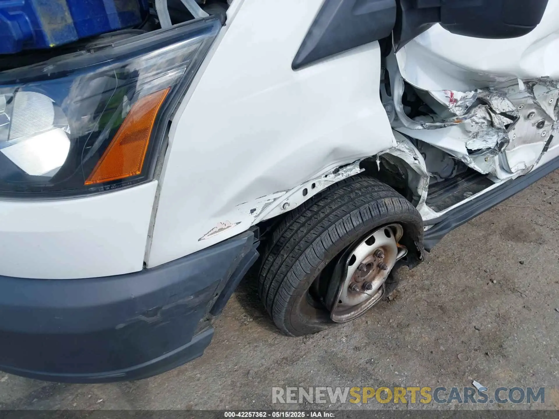6 Photograph of a damaged car 1FTYR3XGXKKA15951 FORD TRANSIT-250 2019