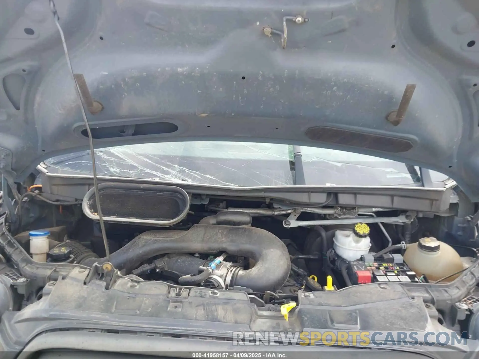 10 Photograph of a damaged car 1FTYR3XM1KKB78350 FORD TRANSIT-250 2019