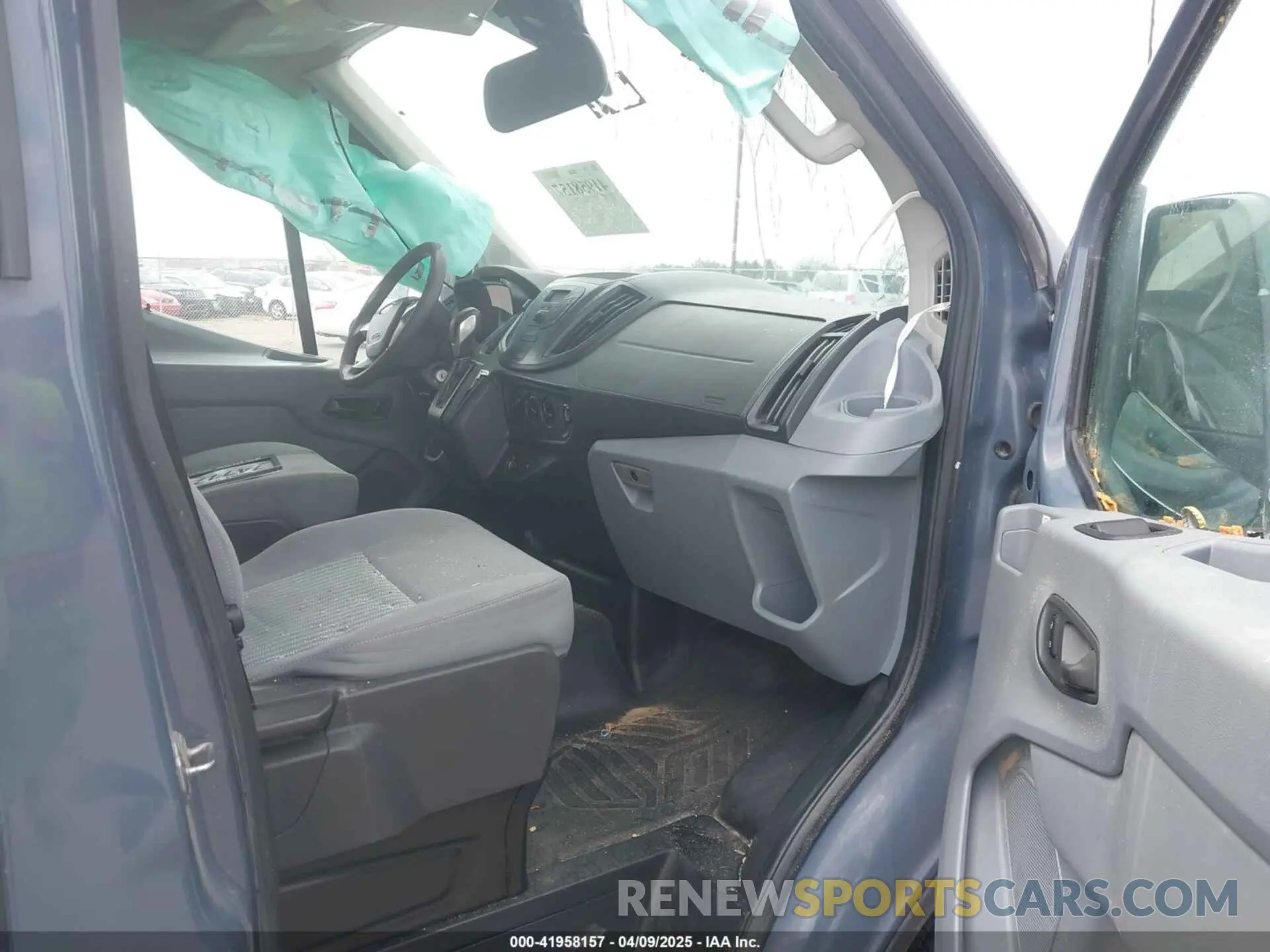 5 Photograph of a damaged car 1FTYR3XM1KKB78350 FORD TRANSIT-250 2019