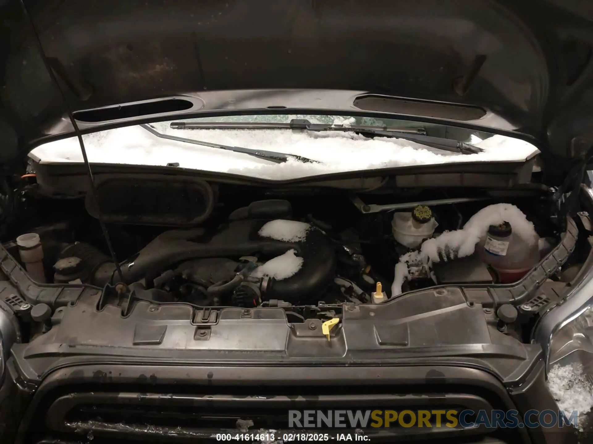 10 Photograph of a damaged car 1FTYR3XM4KKB89312 FORD TRANSIT-250 2019