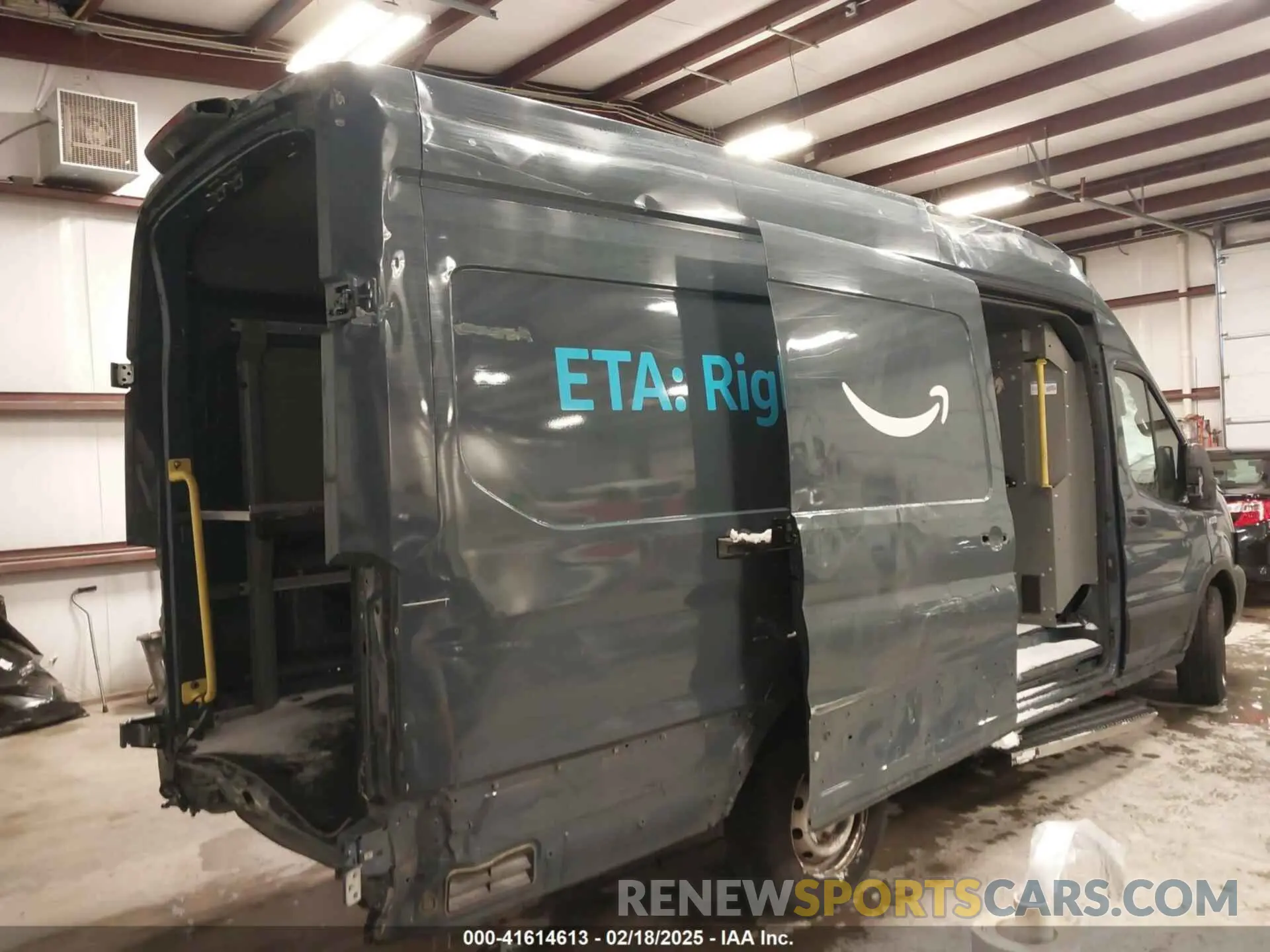 4 Photograph of a damaged car 1FTYR3XM4KKB89312 FORD TRANSIT-250 2019