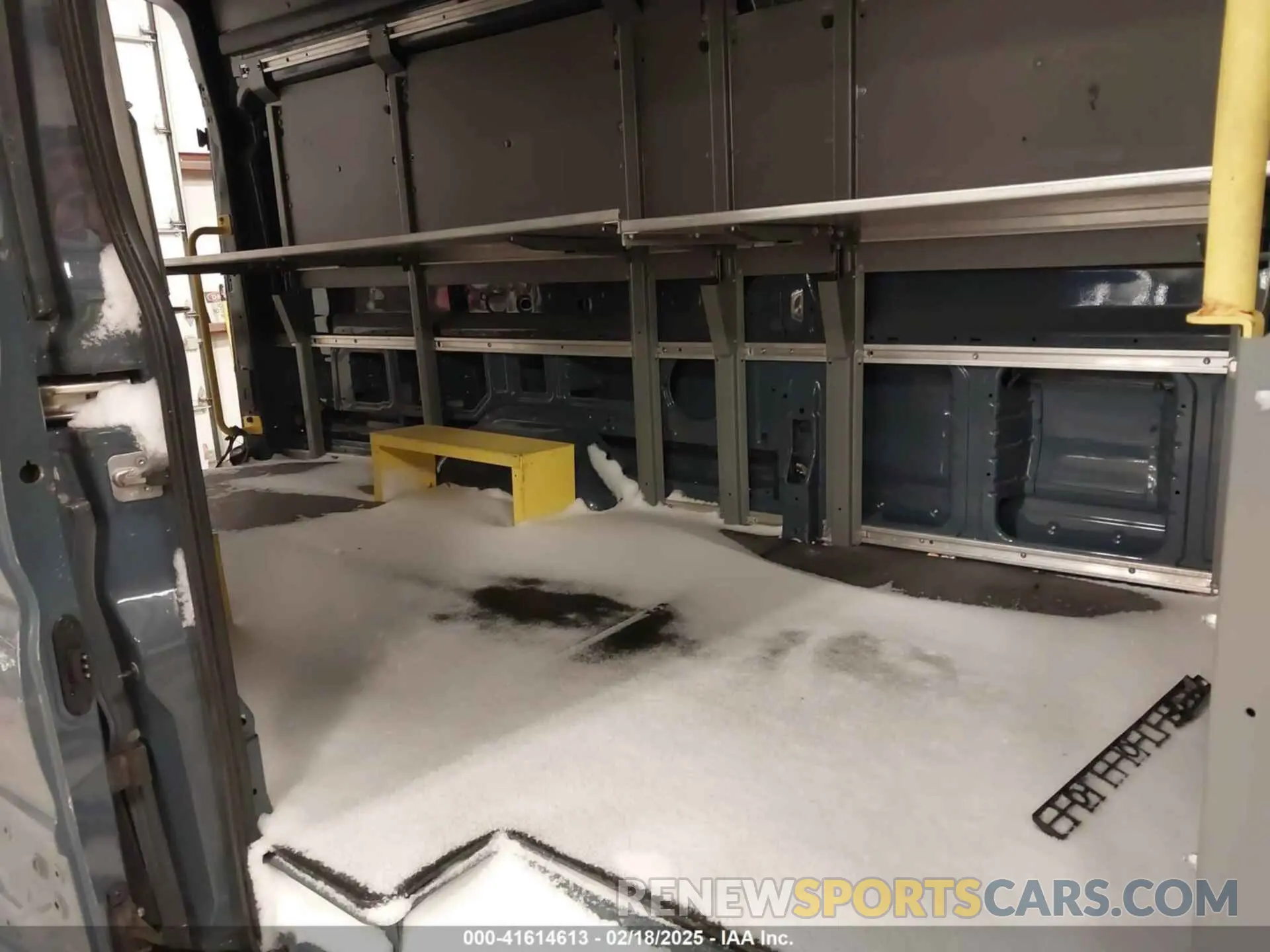 8 Photograph of a damaged car 1FTYR3XM4KKB89312 FORD TRANSIT-250 2019