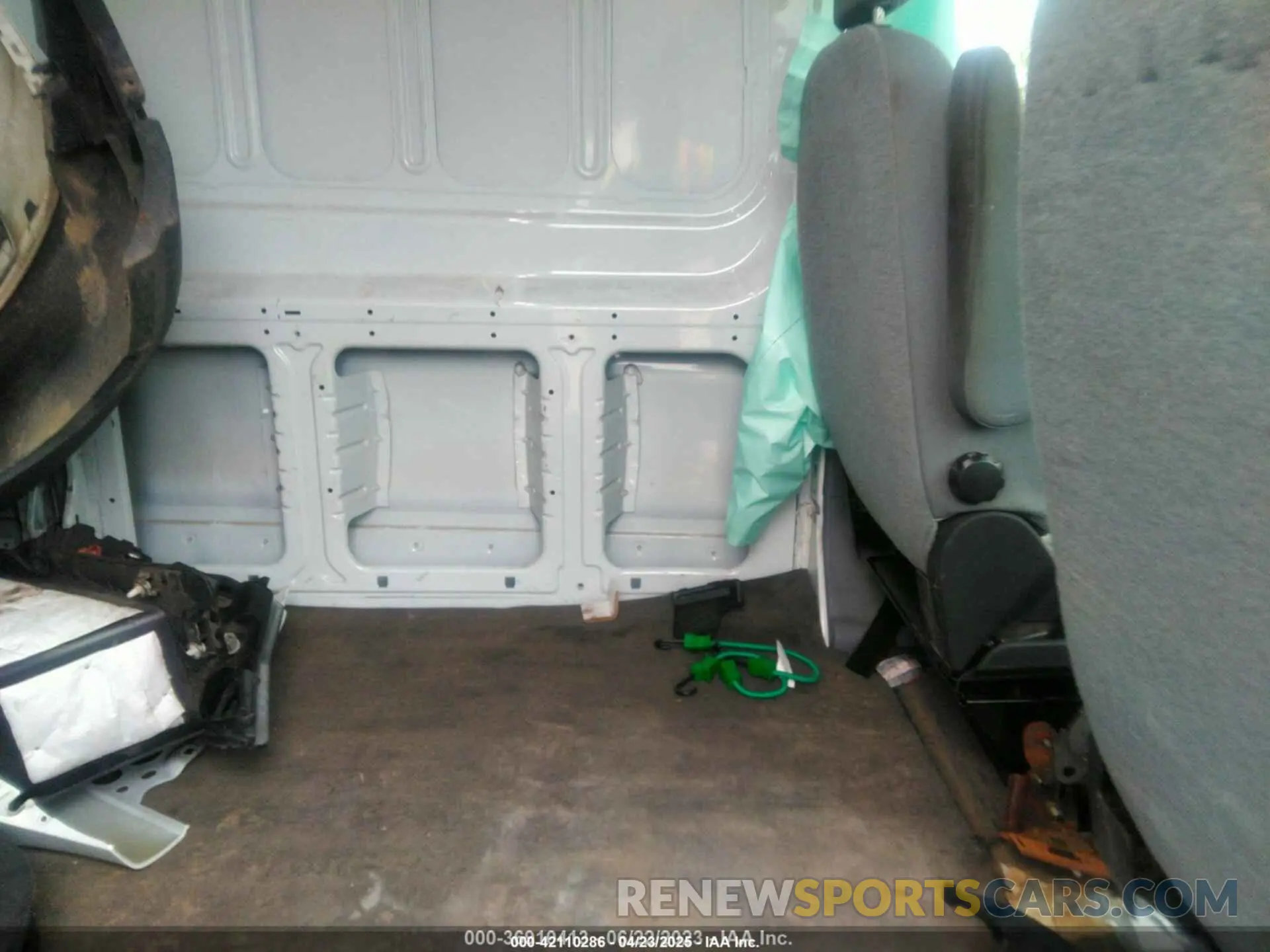 8 Photograph of a damaged car 1FTYR3XM5KKA57353 FORD TRANSIT-250 2019
