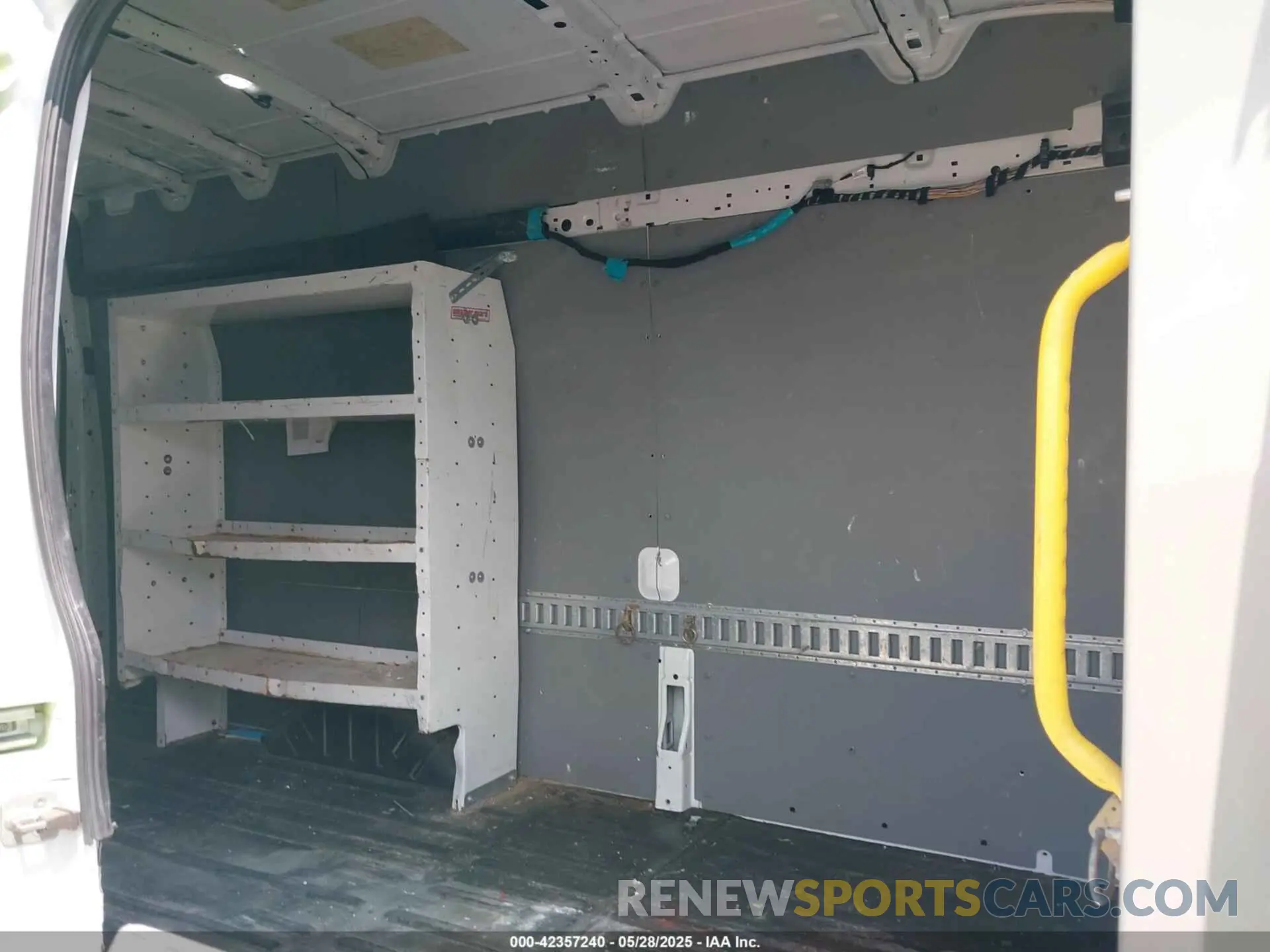 8 Photograph of a damaged car 1FTYR3XM8KKA82506 FORD TRANSIT-250 2019