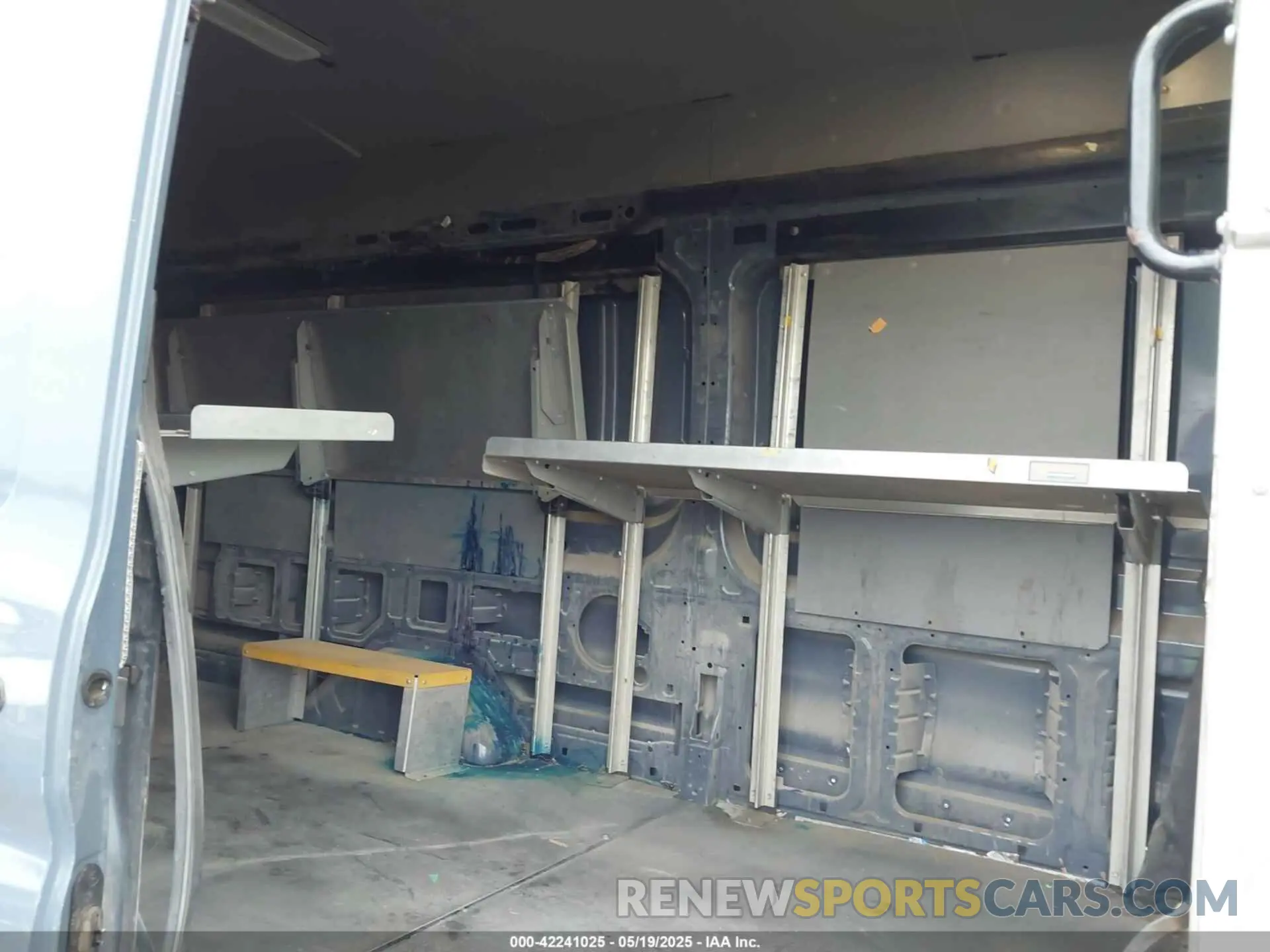 8 Photograph of a damaged car 1FTYR3XM9KKB32863 FORD TRANSIT-250 2019