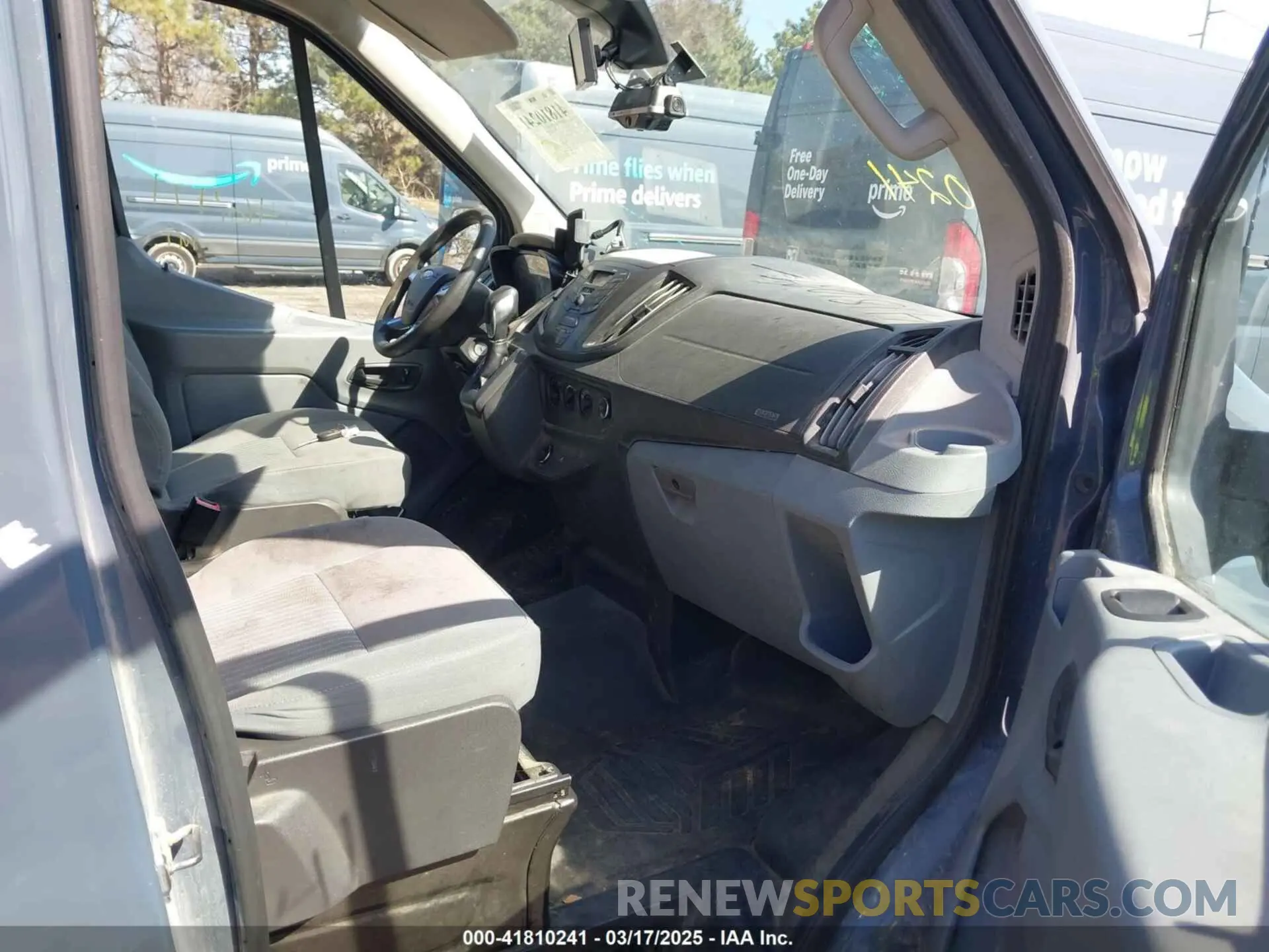 5 Photograph of a damaged car 1FTYR3XMXKKA97928 FORD TRANSIT-250 2019