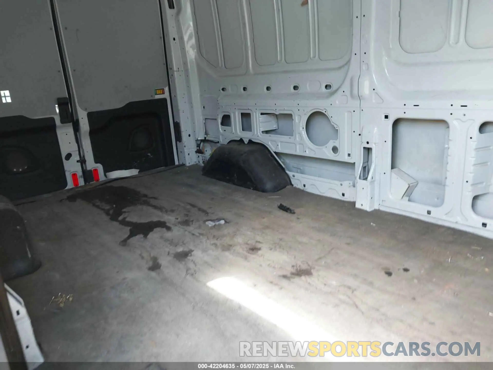 8 Photograph of a damaged car 1FTBR1C80LKB42654 FORD TRANSIT-250 2020