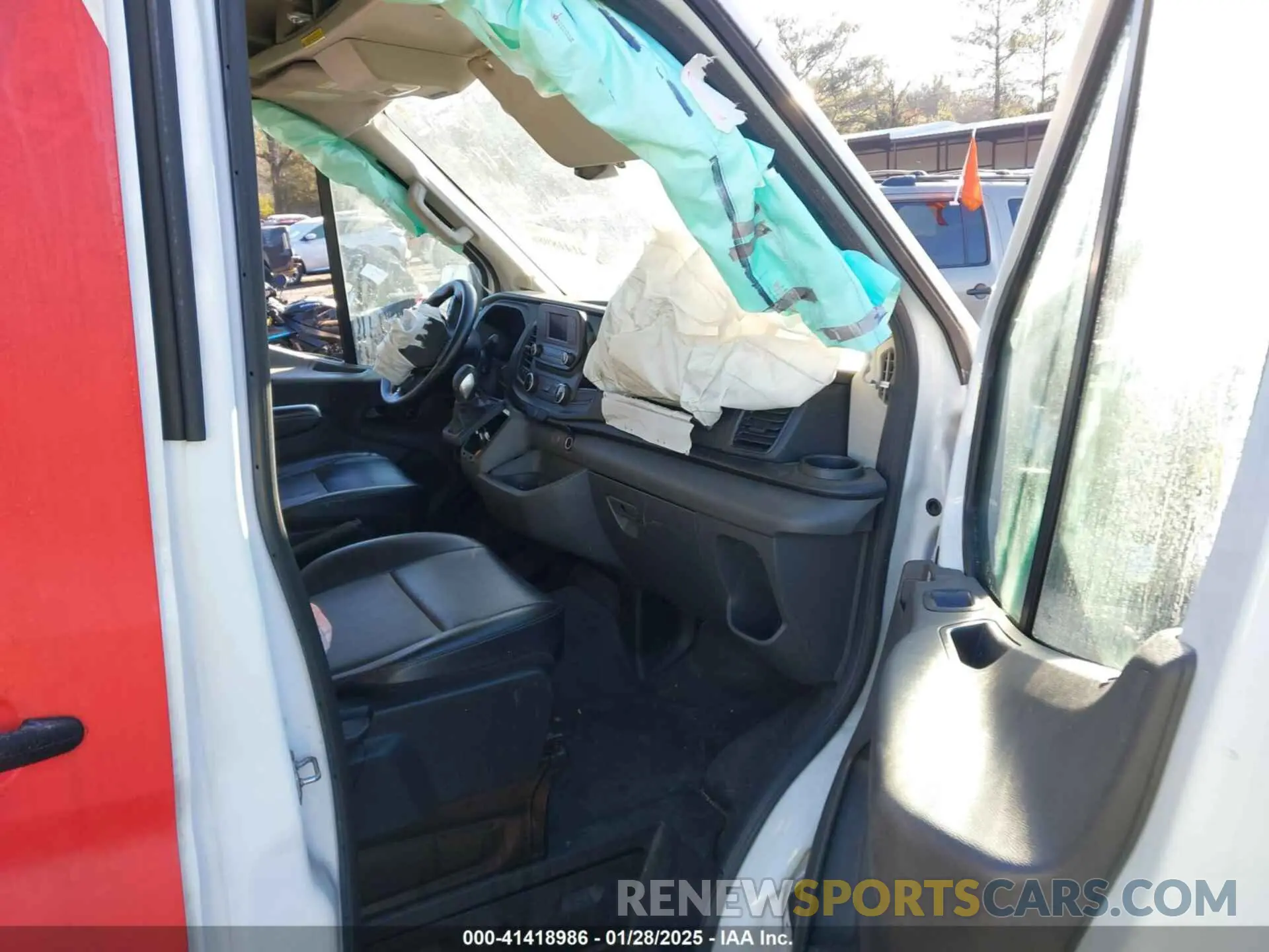 5 Photograph of a damaged car 1FTBR1C81LKB67434 FORD TRANSIT-250 2020
