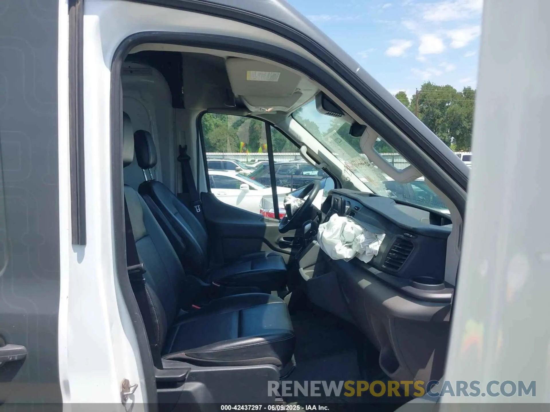 5 Photograph of a damaged car 1FTBR1C82LKB46155 FORD TRANSIT-250 2020