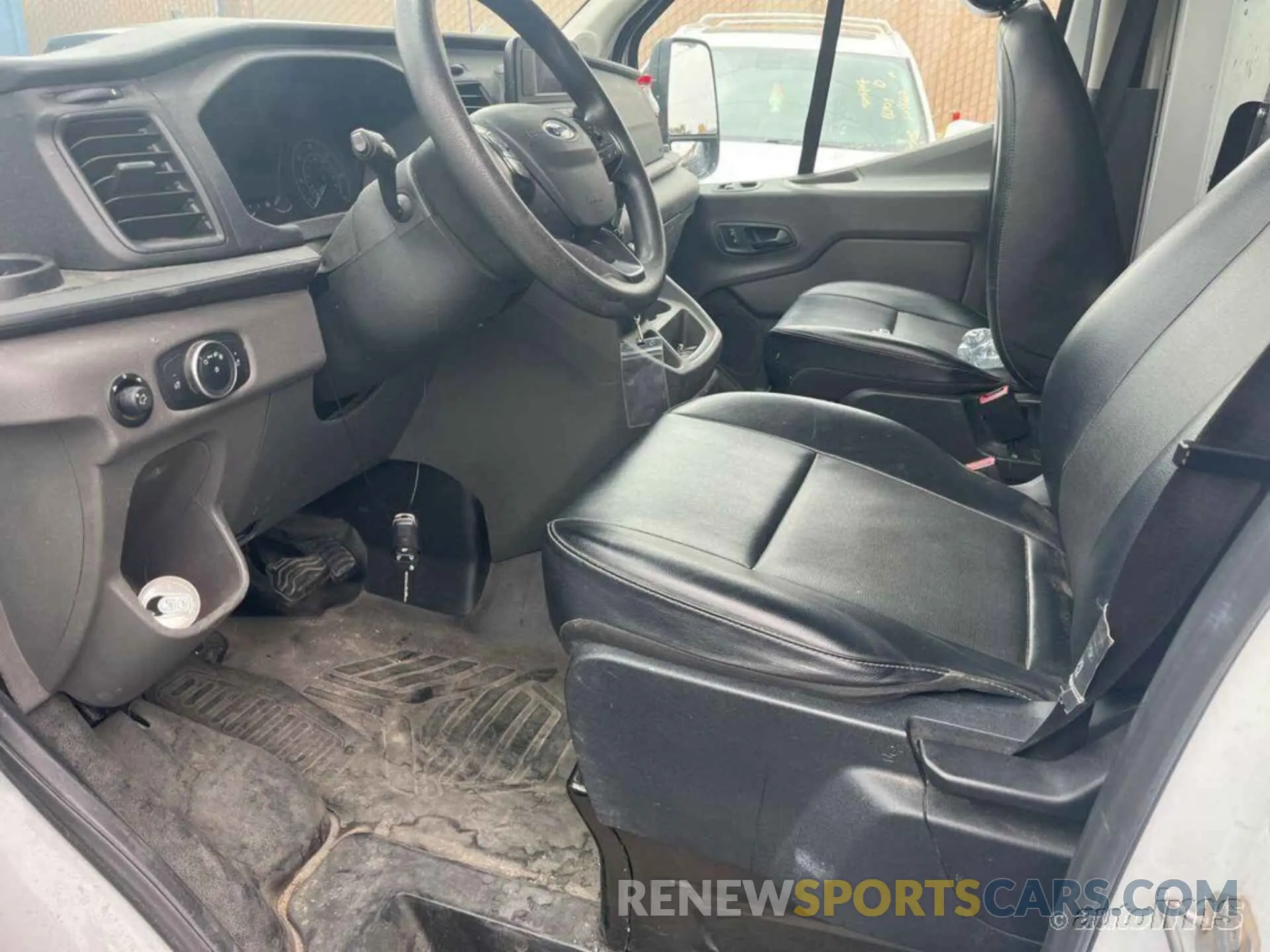 10 Photograph of a damaged car 1FTBR1C8XLKB68209 FORD TRANSIT-250 2020