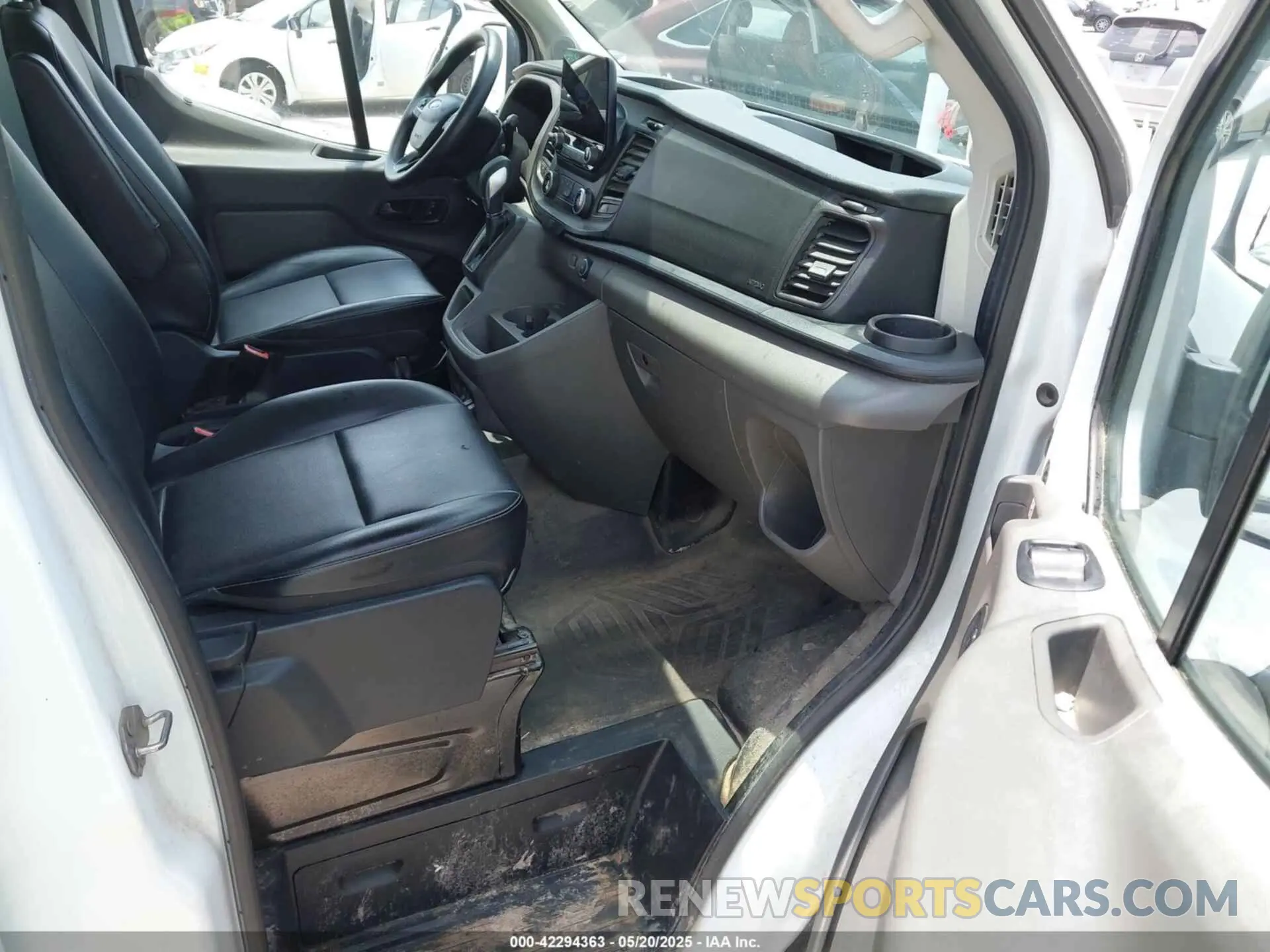5 Photograph of a damaged car 1FTBR1CG4LKB26402 FORD TRANSIT-250 2020