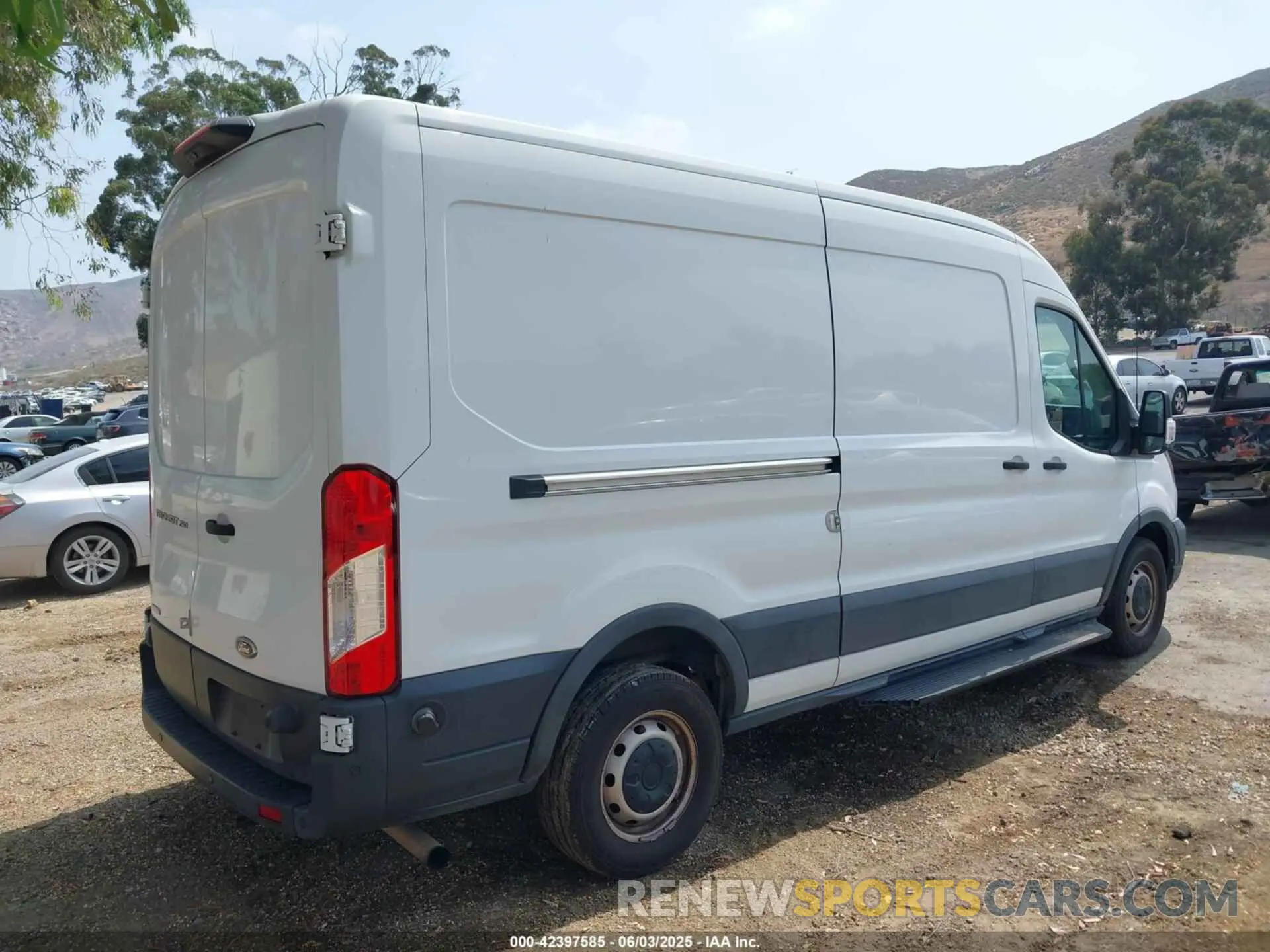 4 Photograph of a damaged car 1FTBR1CG6LKB66920 FORD TRANSIT-250 2020
