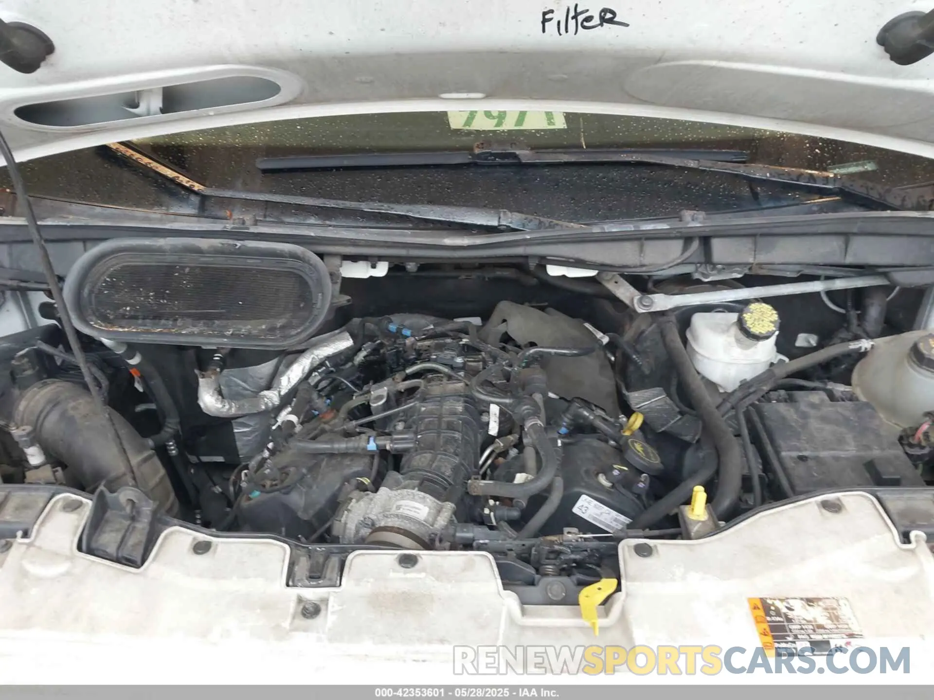 10 Photograph of a damaged car 1FTBR1CG7LKB35143 FORD TRANSIT-250 2020