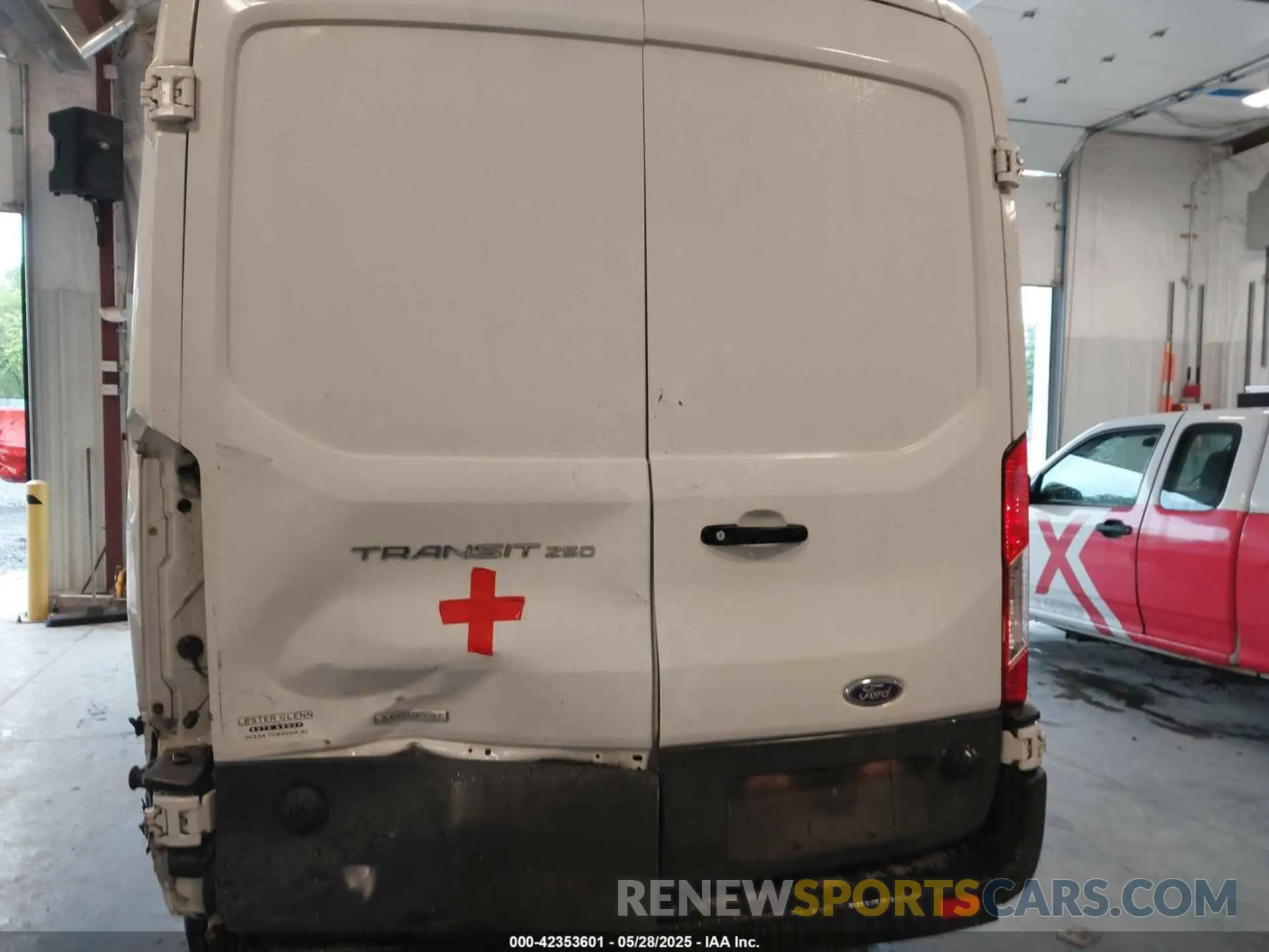16 Photograph of a damaged car 1FTBR1CG7LKB35143 FORD TRANSIT-250 2020