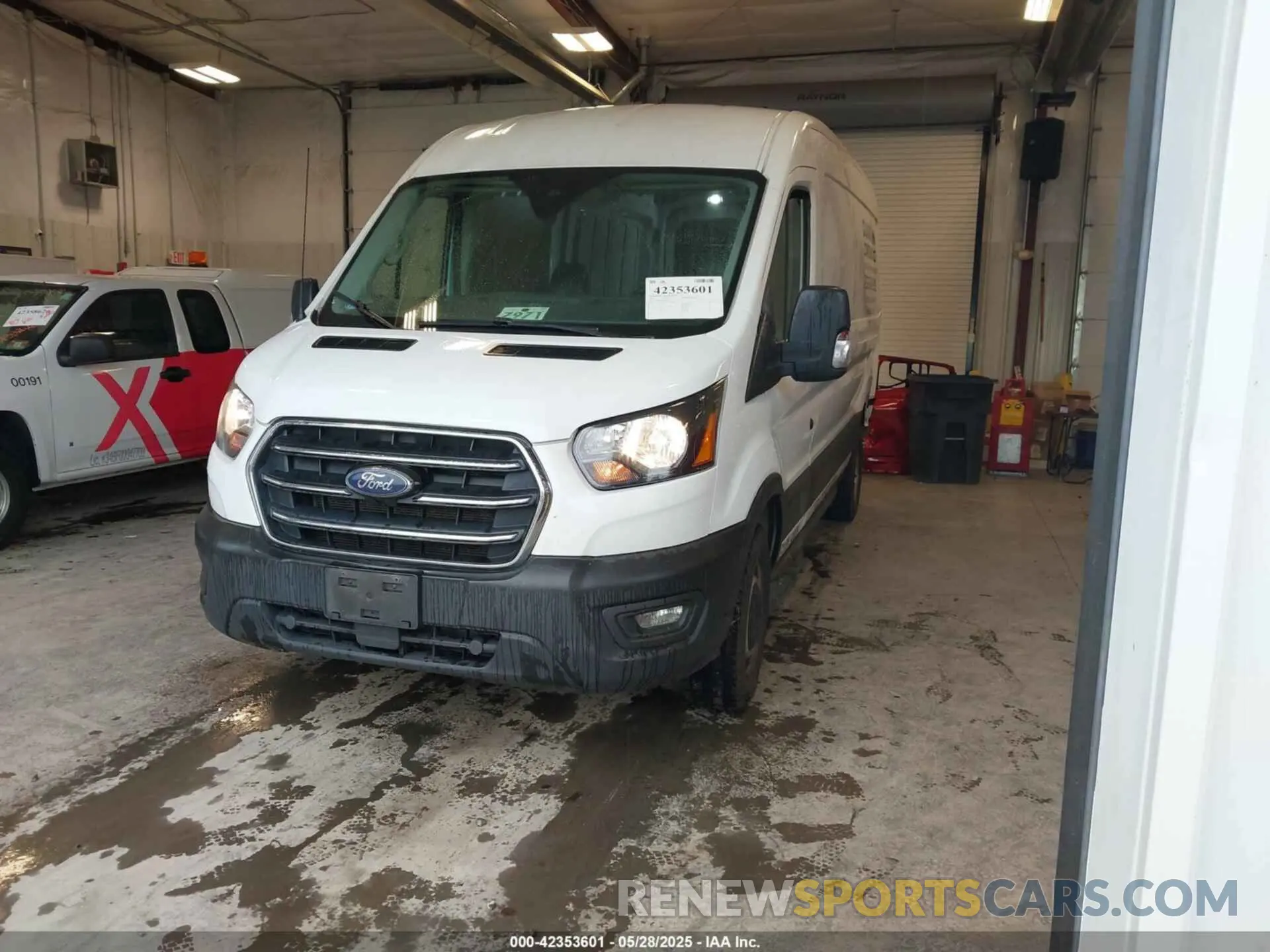 2 Photograph of a damaged car 1FTBR1CG7LKB35143 FORD TRANSIT-250 2020