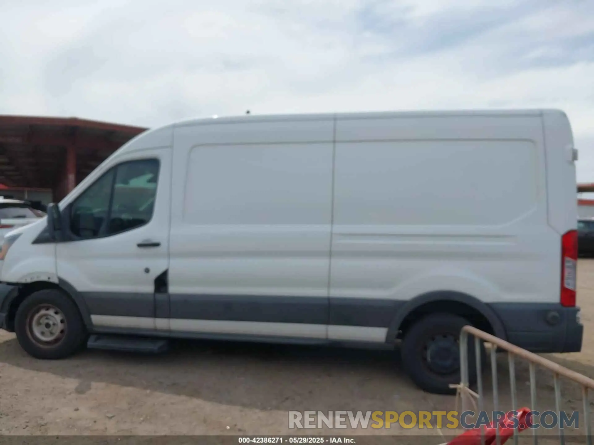 14 Photograph of a damaged car 1FTBR1CG8LKA69072 FORD TRANSIT-250 2020